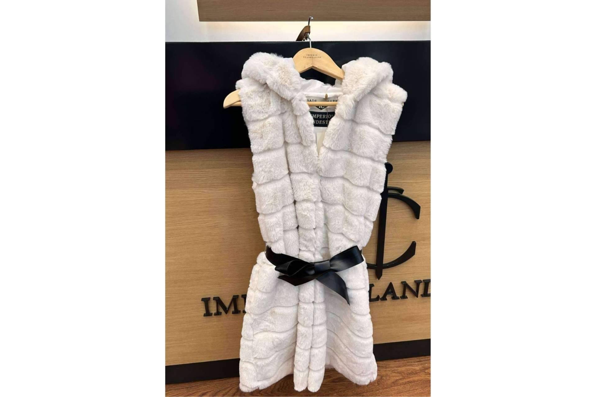Colección de abrigos para la temporada otoño-invierno 2023 de Imperio Clandestino