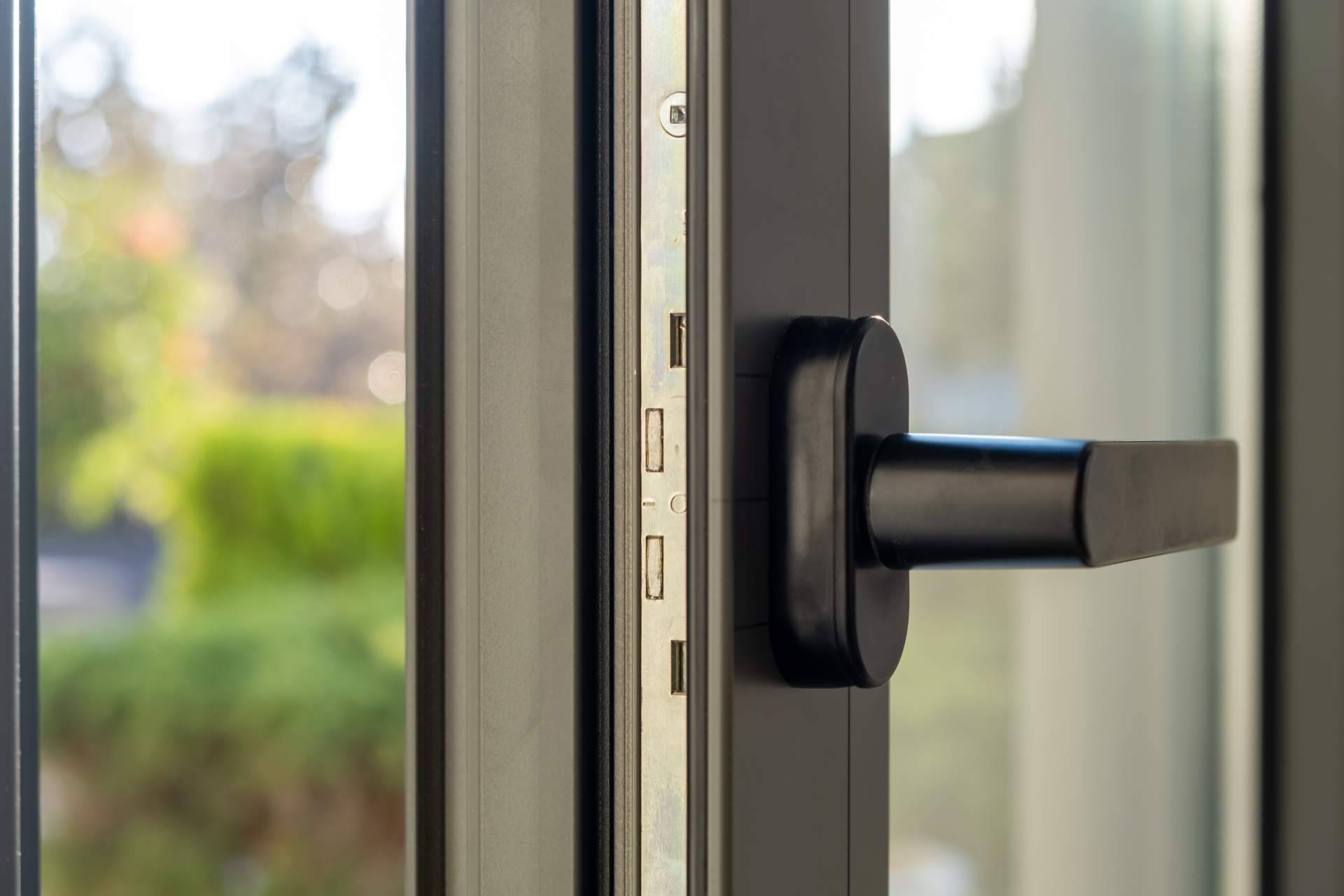 Renovar el hogar con puertas y ventanas exteriores de PVC disponibles en FácilReformas