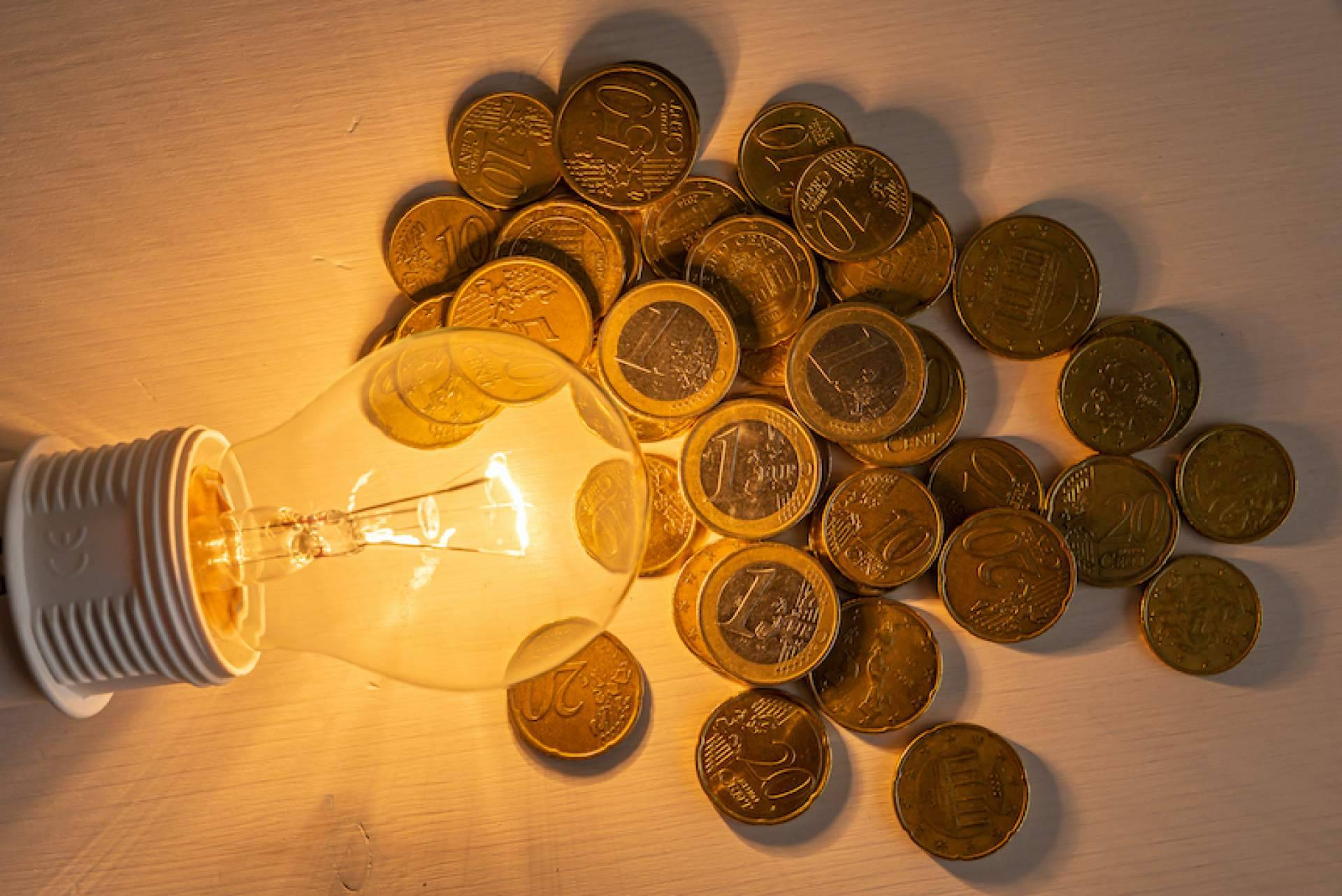 Conocer el sistema automatizado en Twitter que informa sobre el precio luz a todas horas