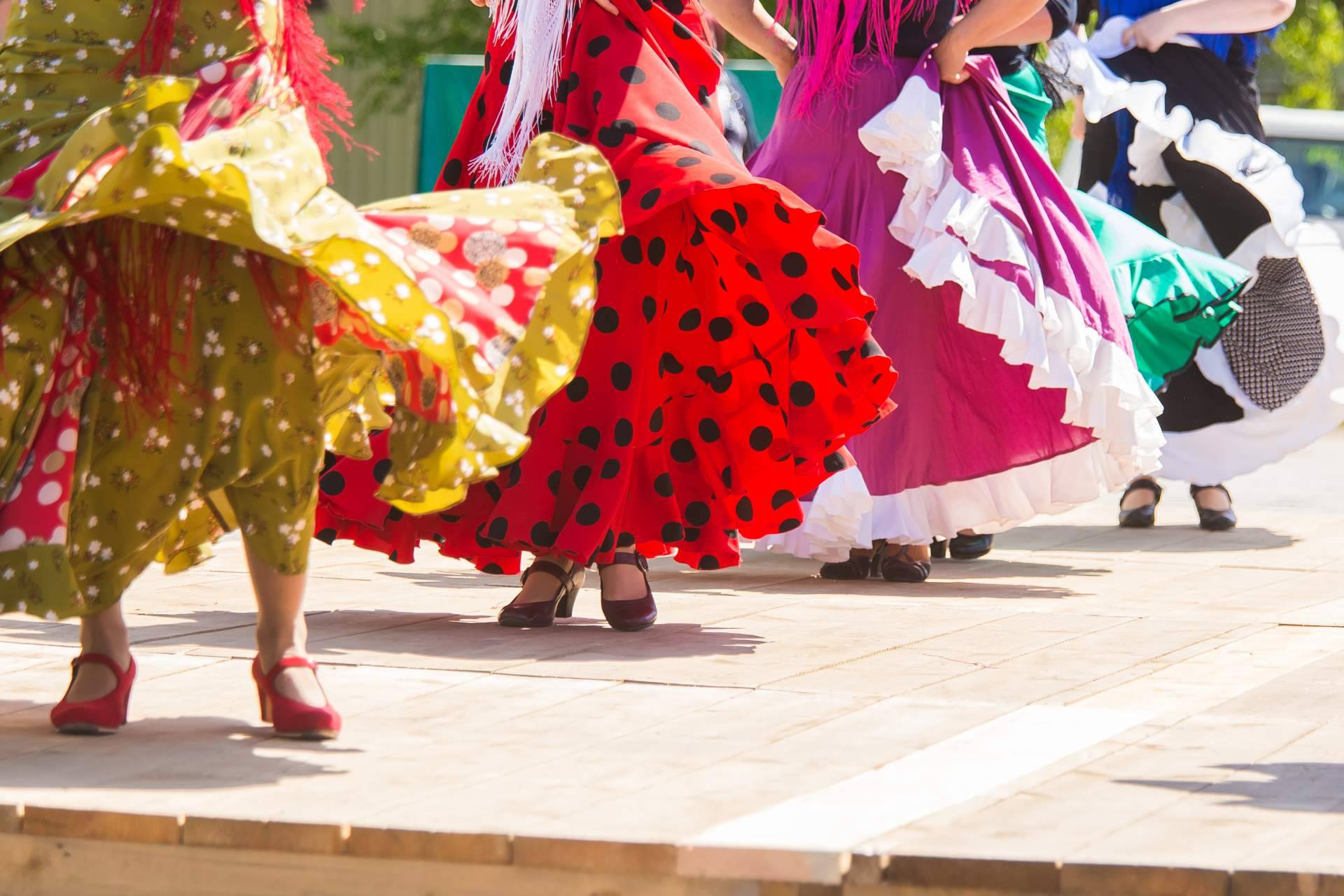 Calidad, elegancia y profesionalidad en el sector flamenco con las faldas flamencas de Viva La Feria