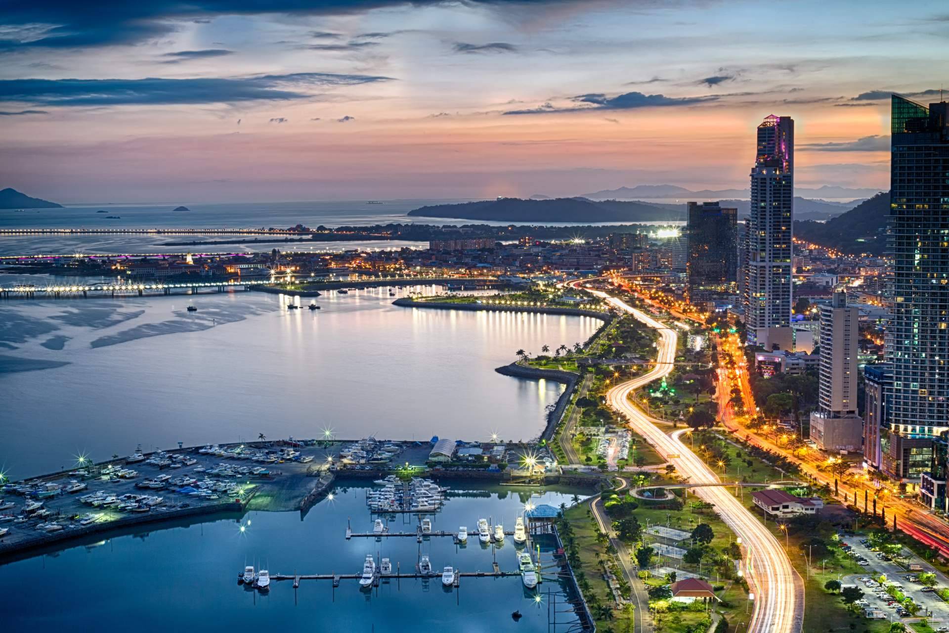 Grupo Los Pueblos explica las 8 razones por las que invertir en Panamá