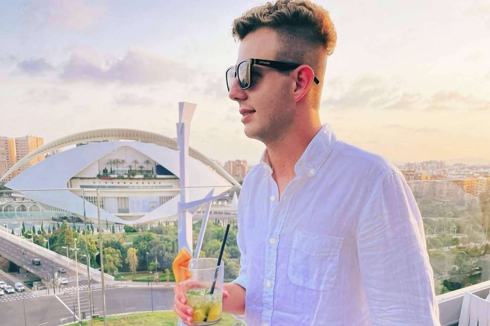 Un joven empresario en Valencia está creciendo en el  mundo online con más de 100k seguidores en Instagram