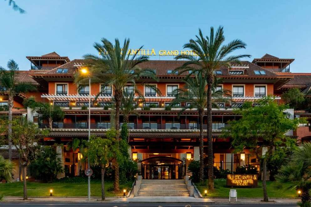 Puerto Antilla Grand Hotel es un hotel perfecto para este verano
