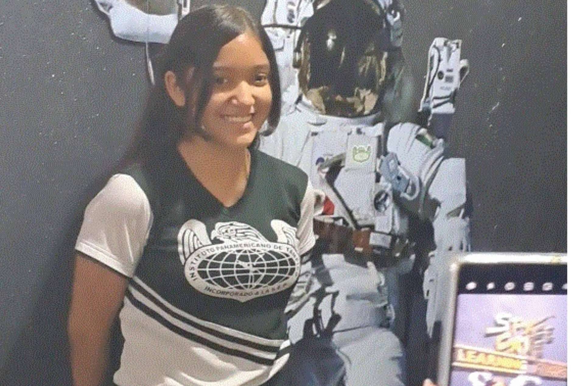 El astronauta Frank Rubio es entrevistado desde la Estación Espacial Internacional por una alumna del Instituto Panamericano de Tampico