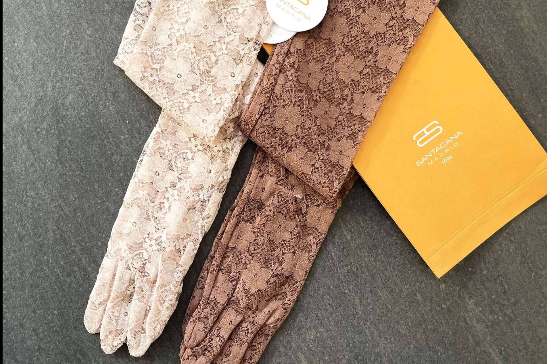 Guantes artesanales de verano en Madrid de la mano de Santacana