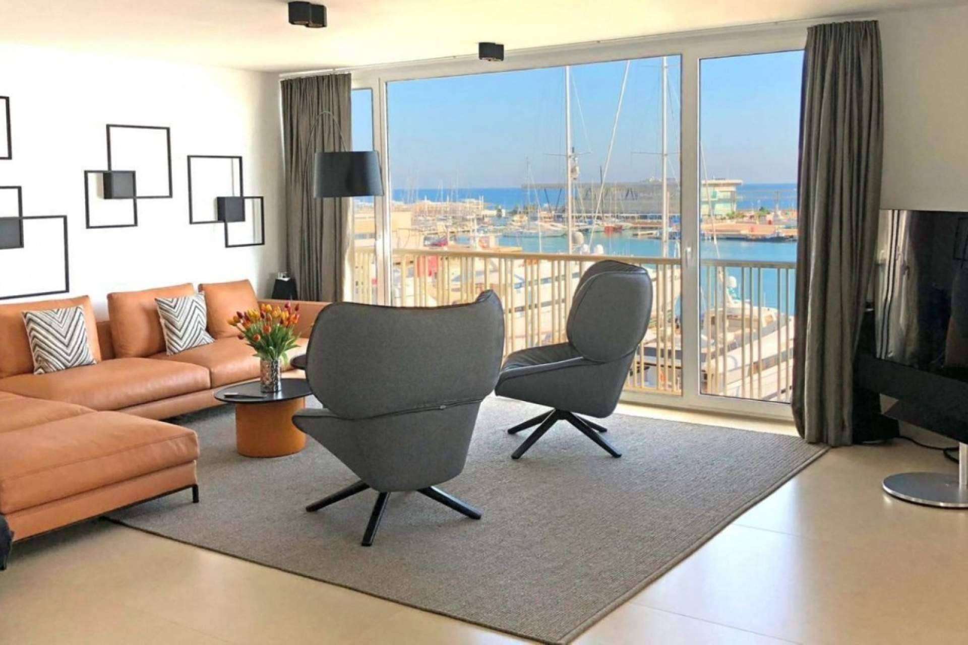Venta de propiedades de obra nueva y segunda mano en la Costa Blanca, con Home Target