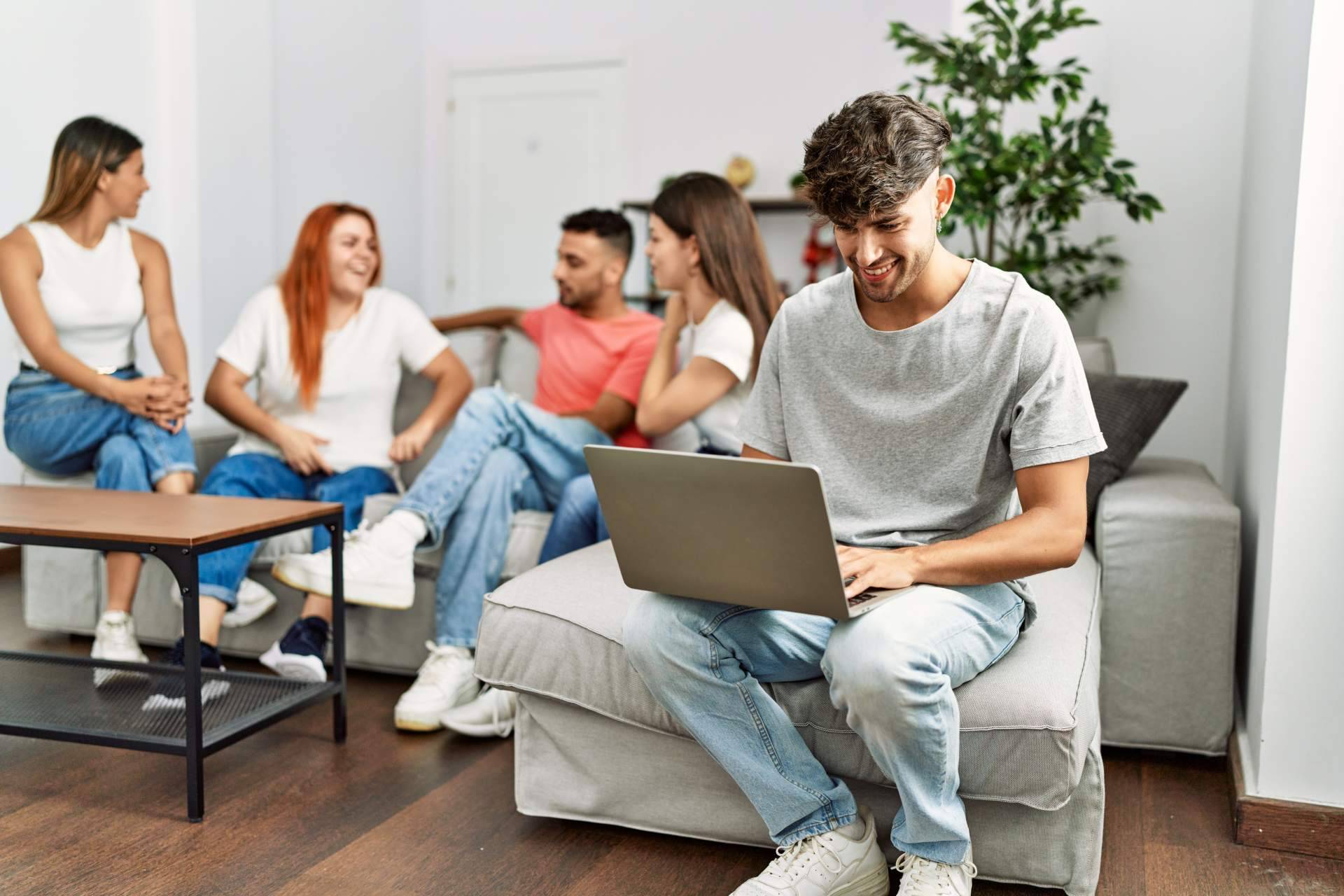 ¿Cómo elegir la habitación ideal en Granada para la aventura universitaria? LIVE4LIFE