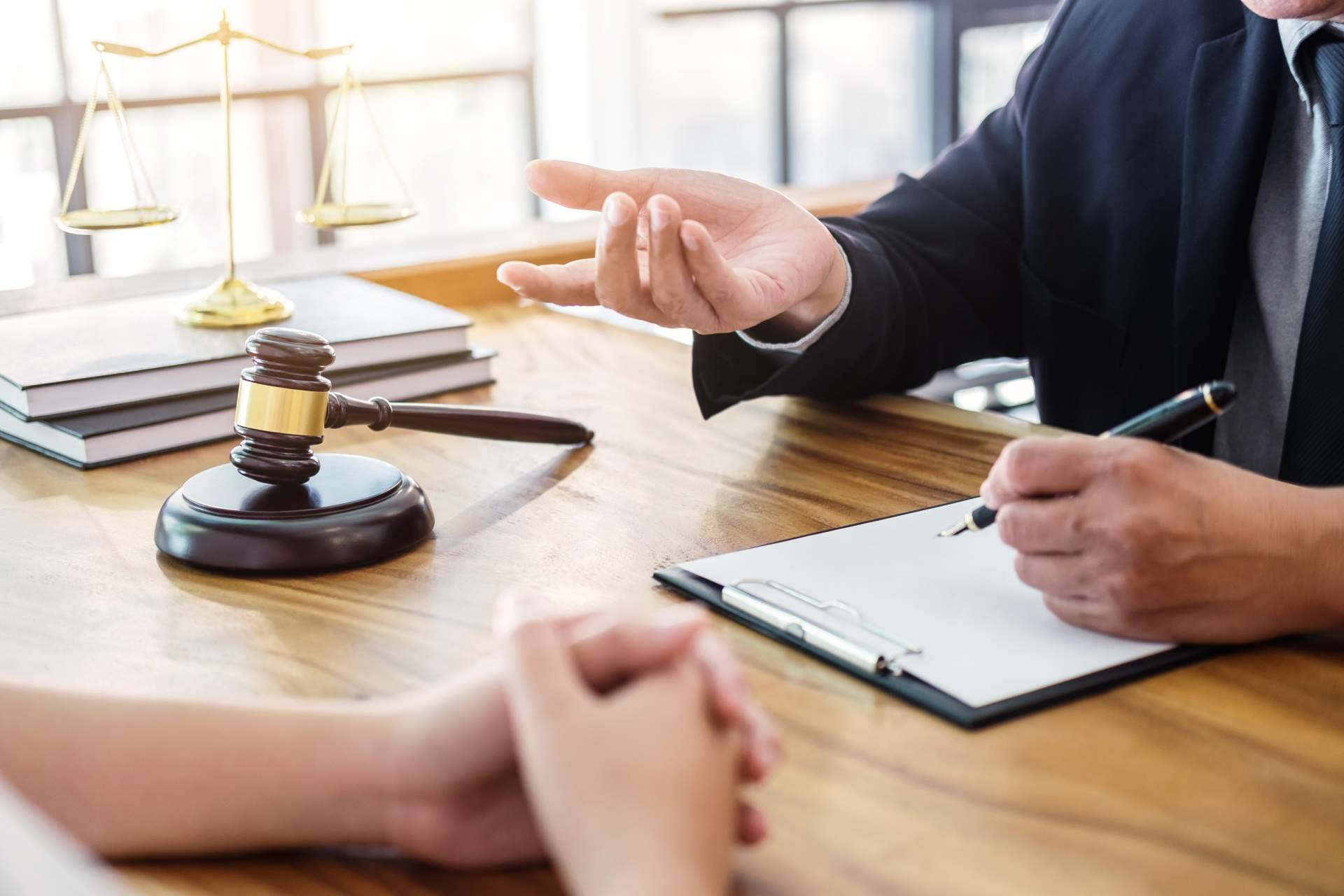La relevancia de recurrir a abogados expertos en herencias