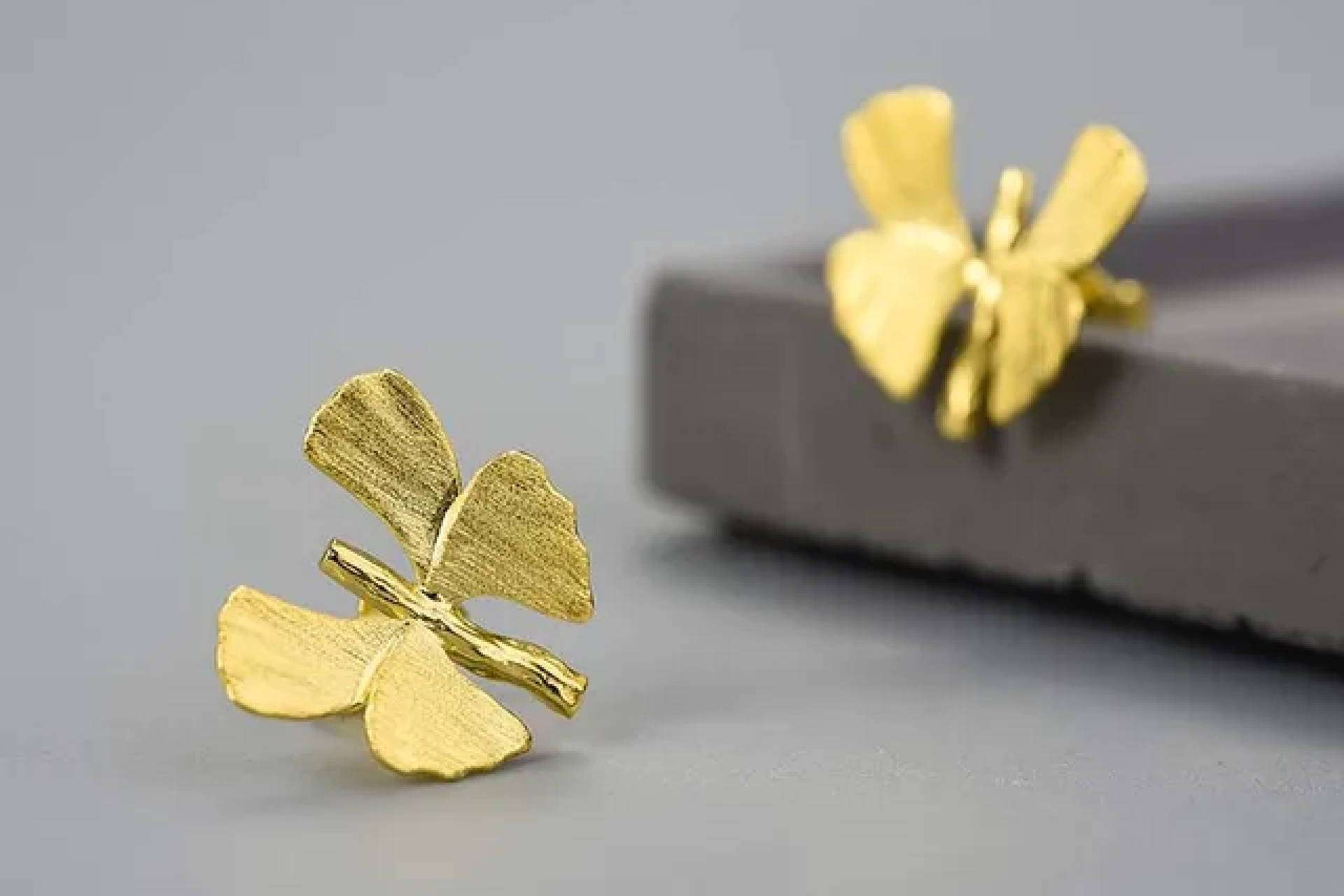 Kitara ofrece pendientes de plata y oro
