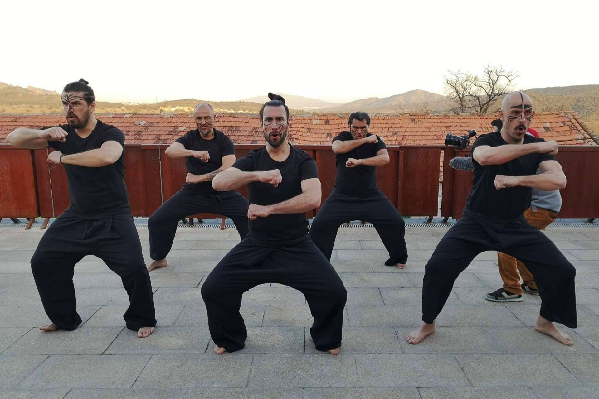 La haka revoluciona las dinámicas de team building; de la tradición maorí a la sala de juntas