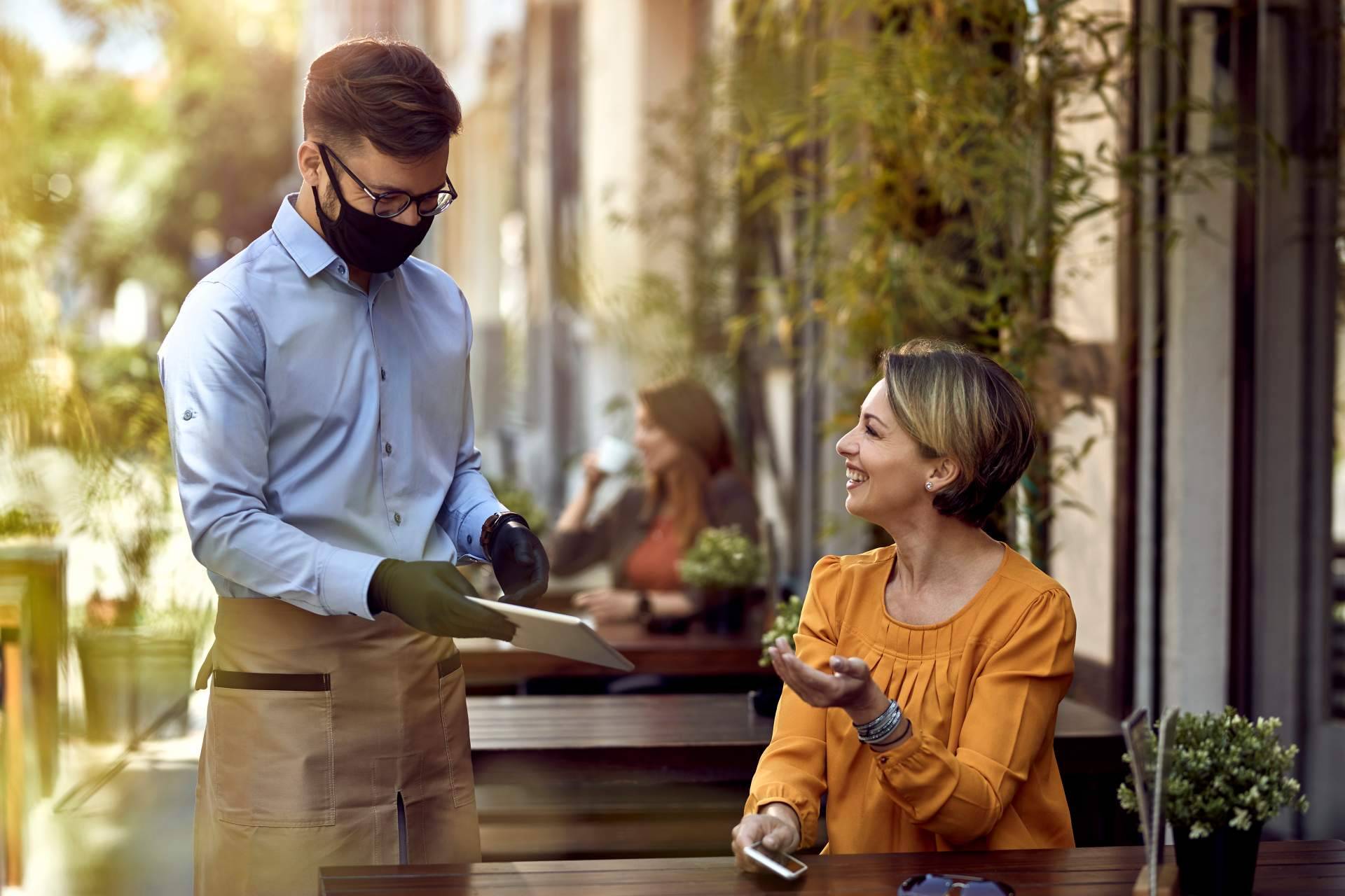 Cuáles son los beneficios de usar menú digital en los bares y restaurantes