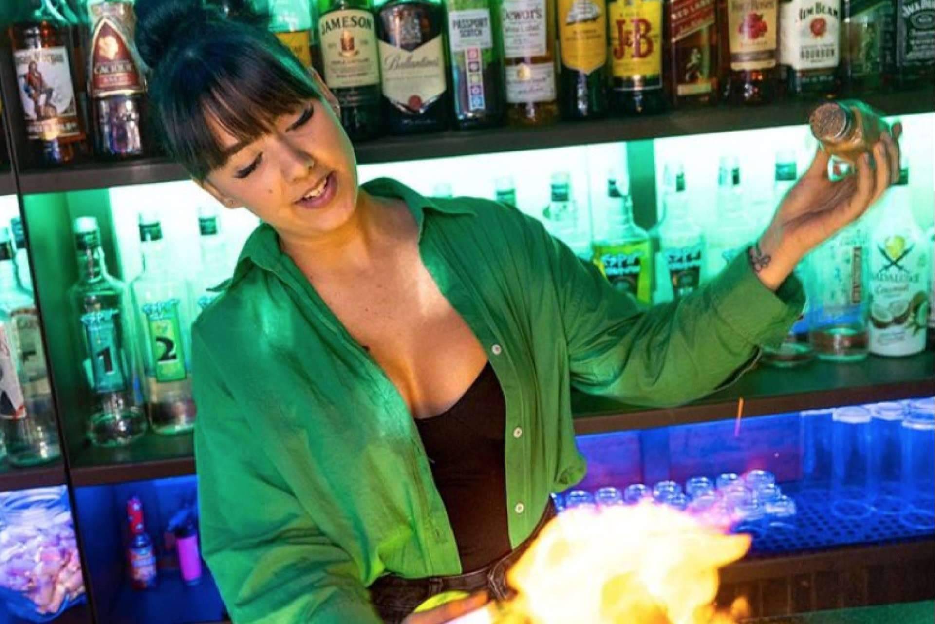 La carta de más de 600 chupitos de Commo - Espit Chupitos Madrid Sol