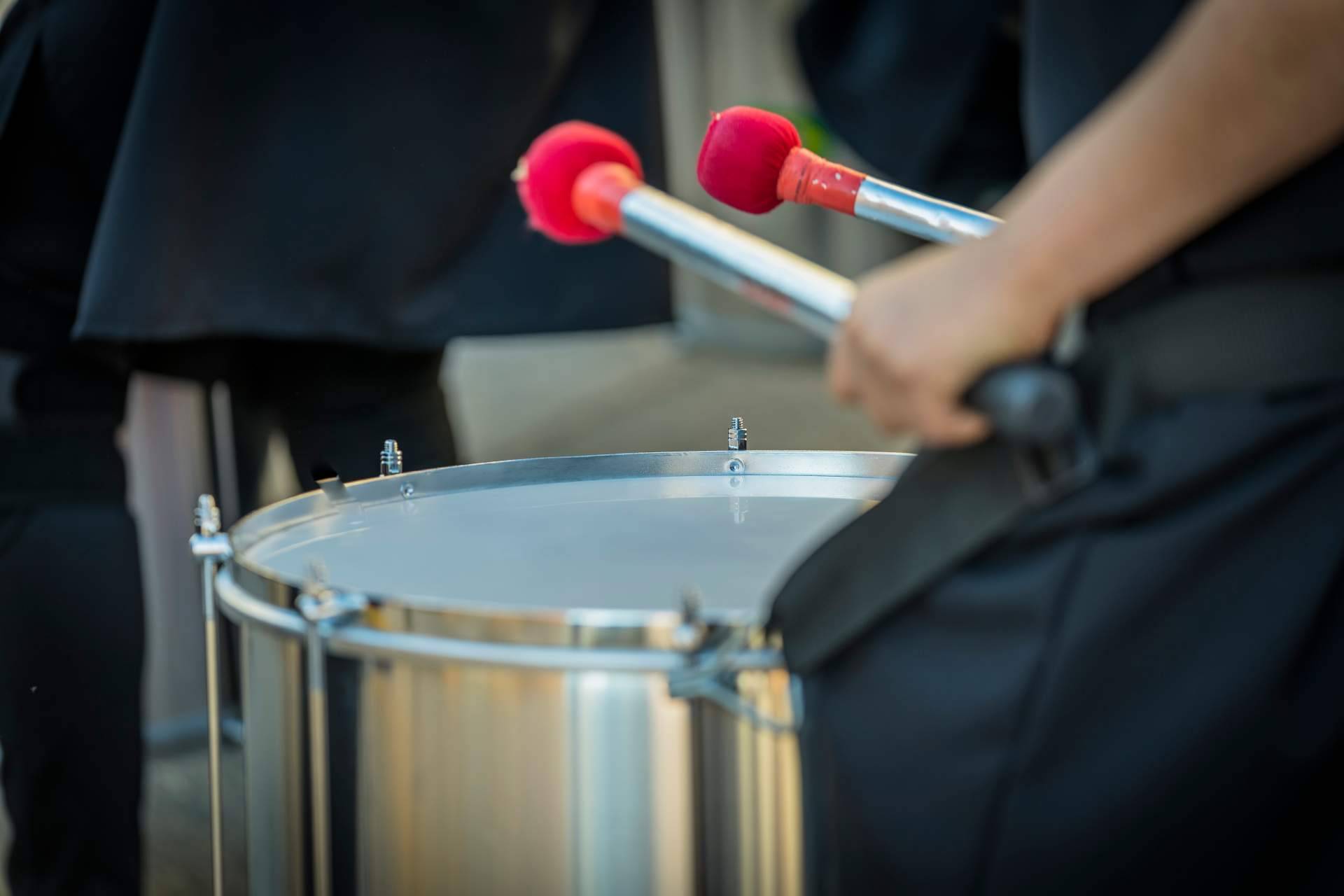¿Dónde encontrar un curso gratis de batucada? Escuela de música La Clave