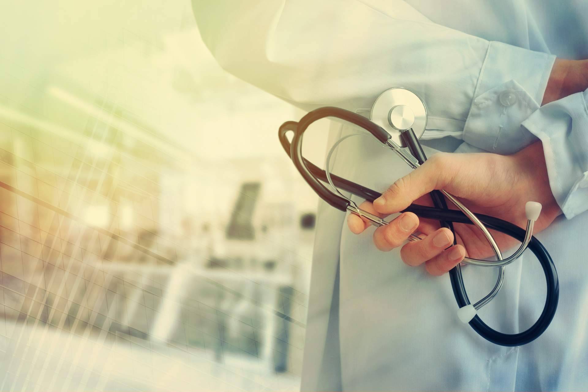 Contratar un seguro de salud Adeslas con Paradigma XIII Mediación