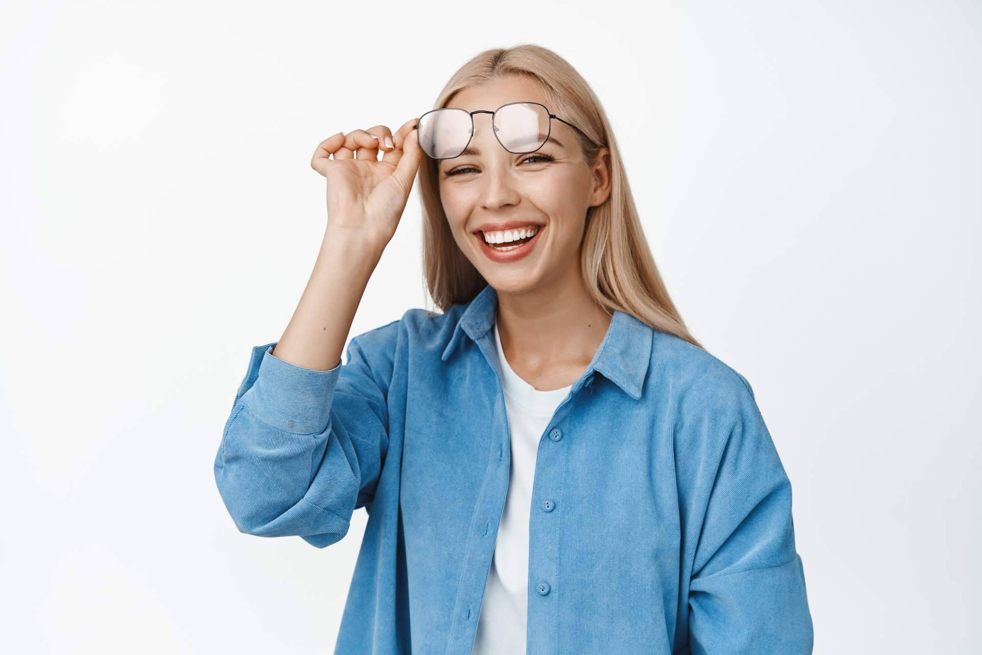 Adiós a las gafas para siempre, cirugía de presbicia