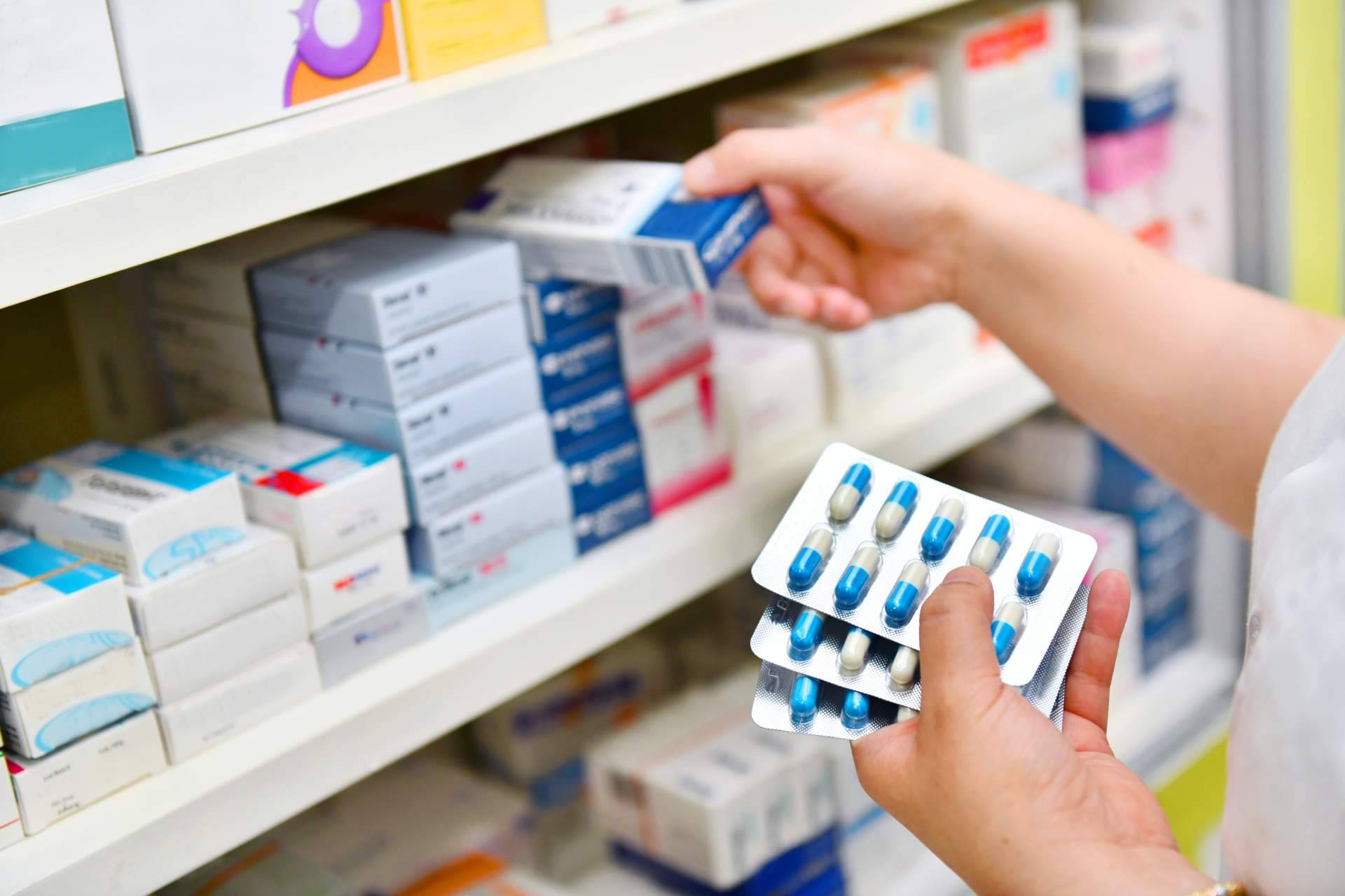 ¿Cómo tomar el Ciprofloxacino y cuáles son sus efectos adversos de este antibiótico?