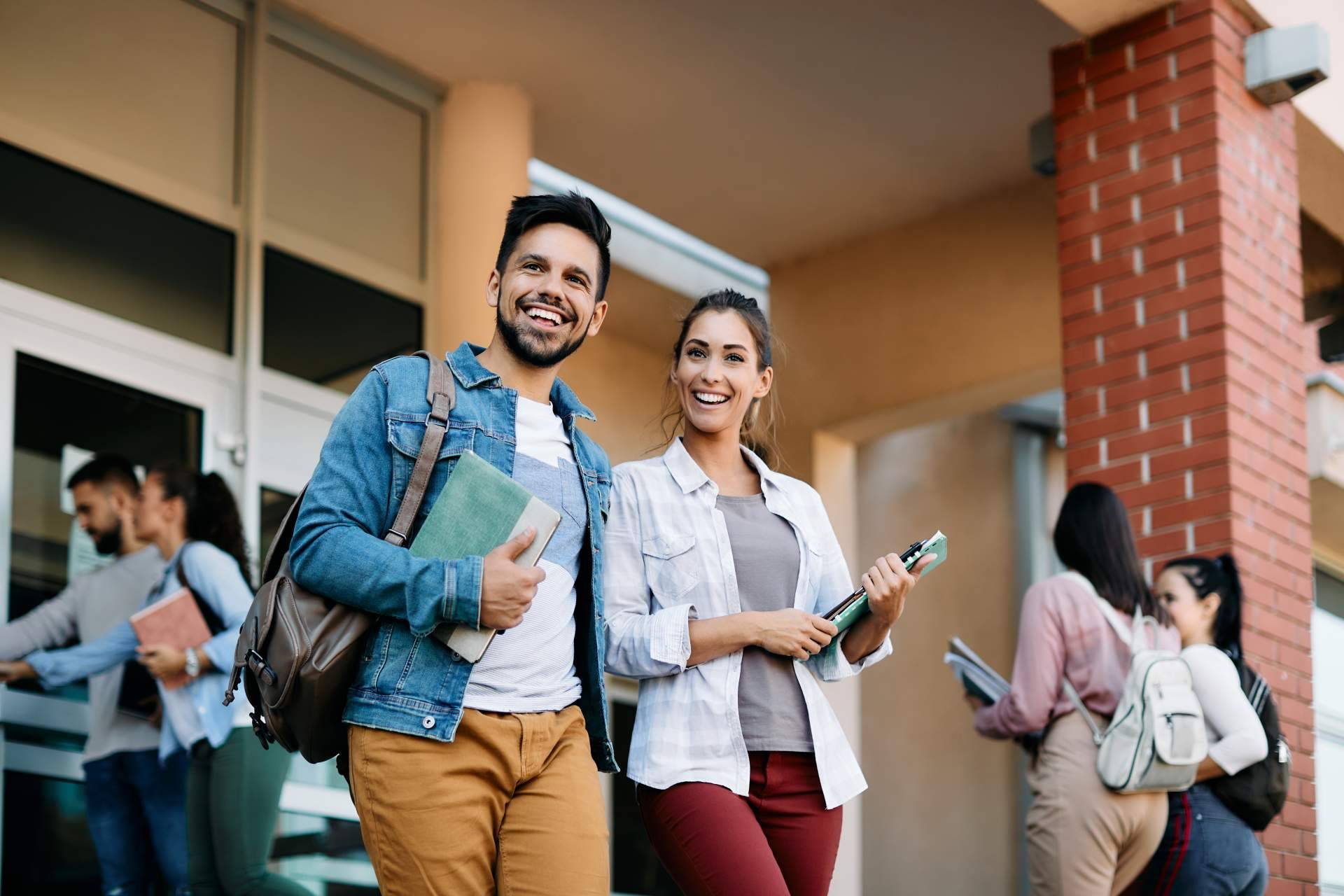 Becadvisor conecta a estudiantes y empresas mediante colaboraciones con escuelas y universidades españolas