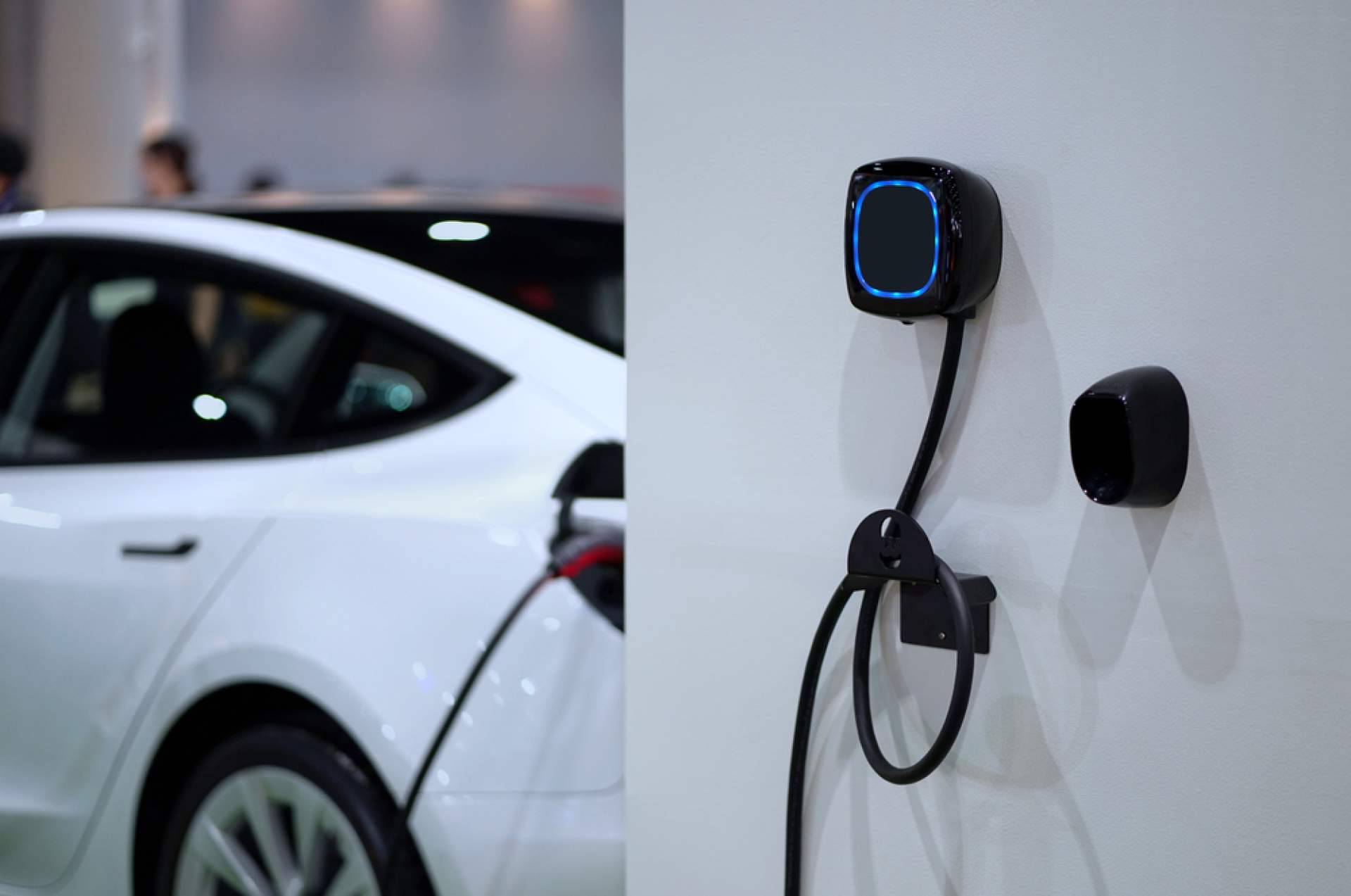 Acierta Eficiencia se especializa en la instalación de cargadores para vehículos