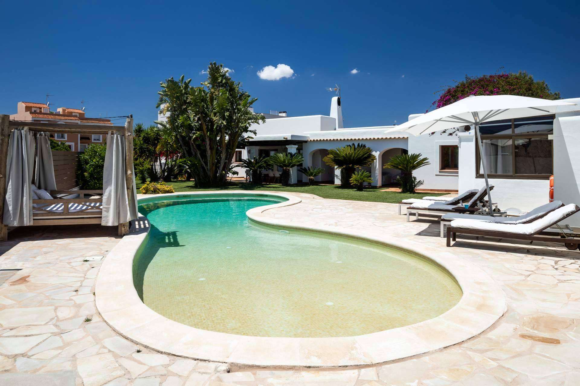 Alquilar una exclusiva casa en Ibiza, con Can Corda