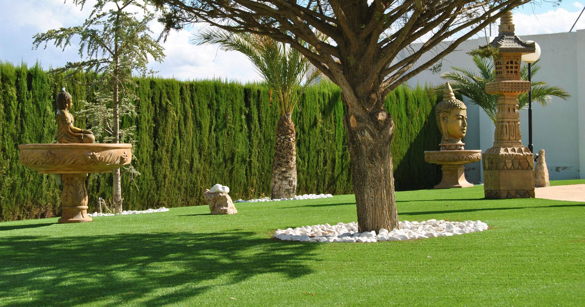 Césped artificial para el hogar, ¿qué ventajas tiene?, por Albergrass