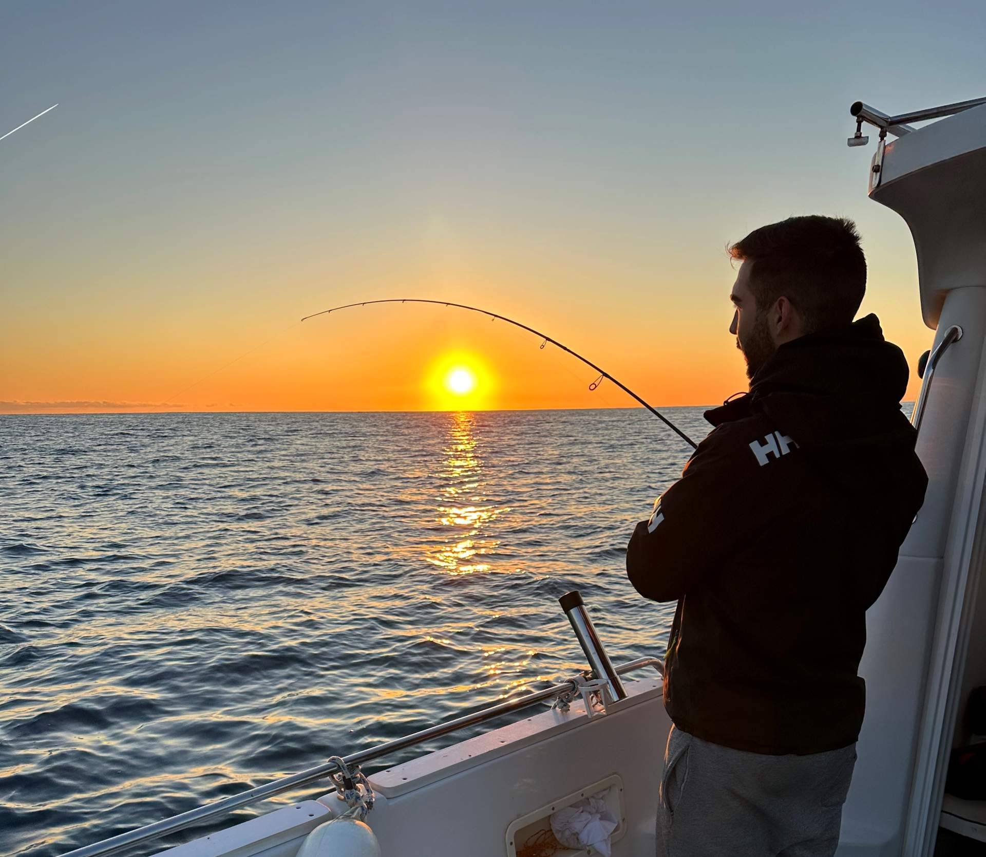 Vivir una experiencia inolvidable pescando atún rojo en Denia, con Charter Pescamar