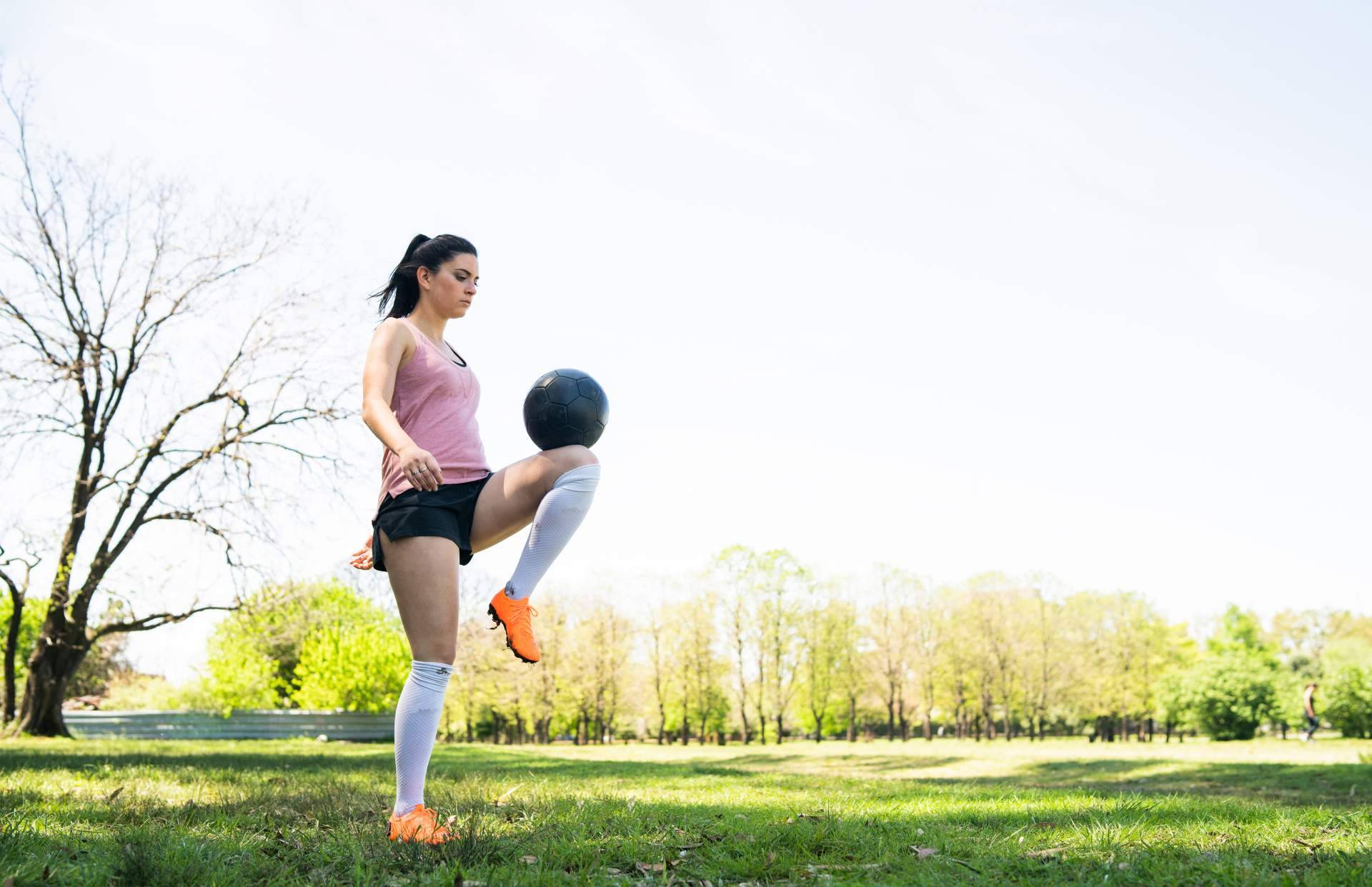 Encontrar con quién jugar fútbol, con ESMIsports