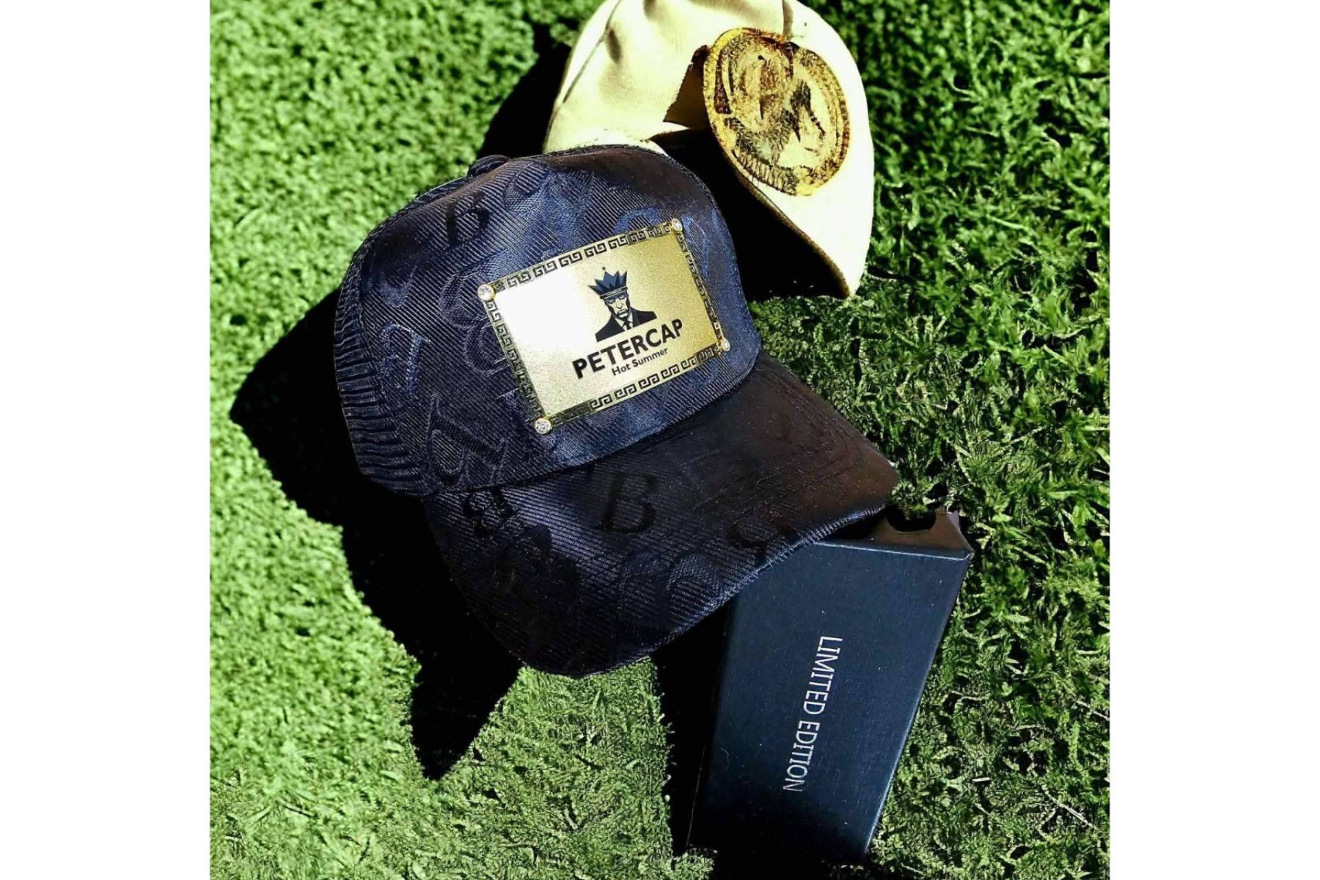 Diseños únicos y de lujo con las gorras de la marca PETERCAP