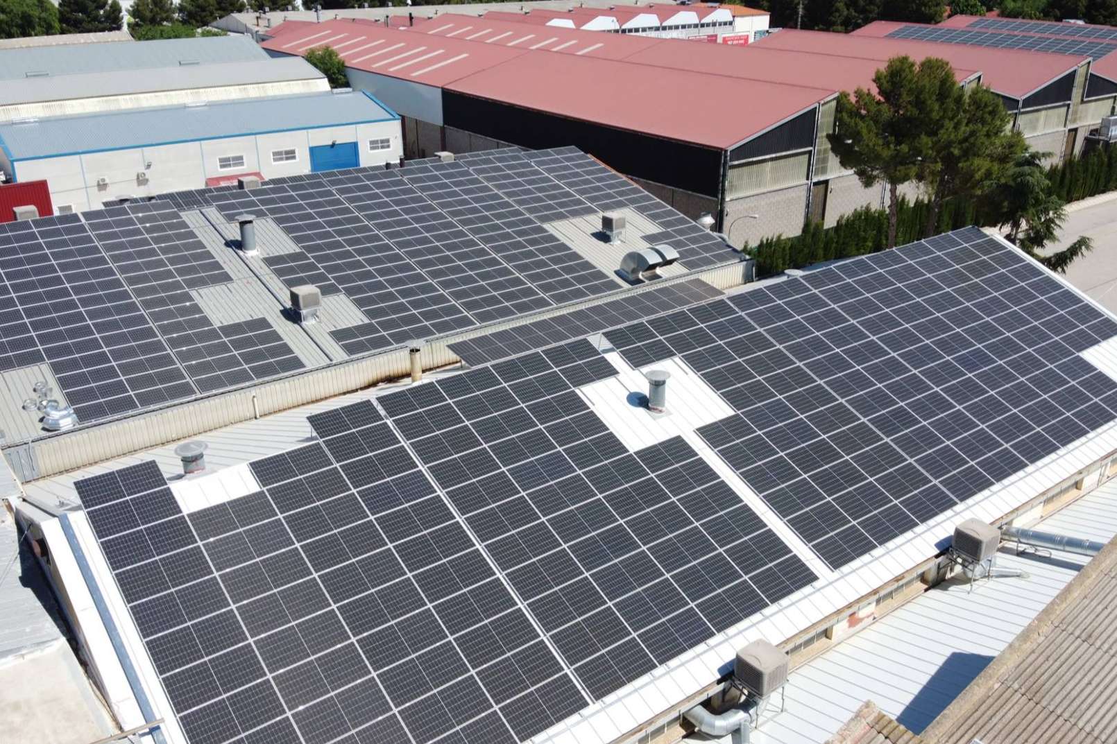 Tras el cierre de 2023, Iner Smart se establece entre las grandes empresas de fotovoltaica a nivel nacional
