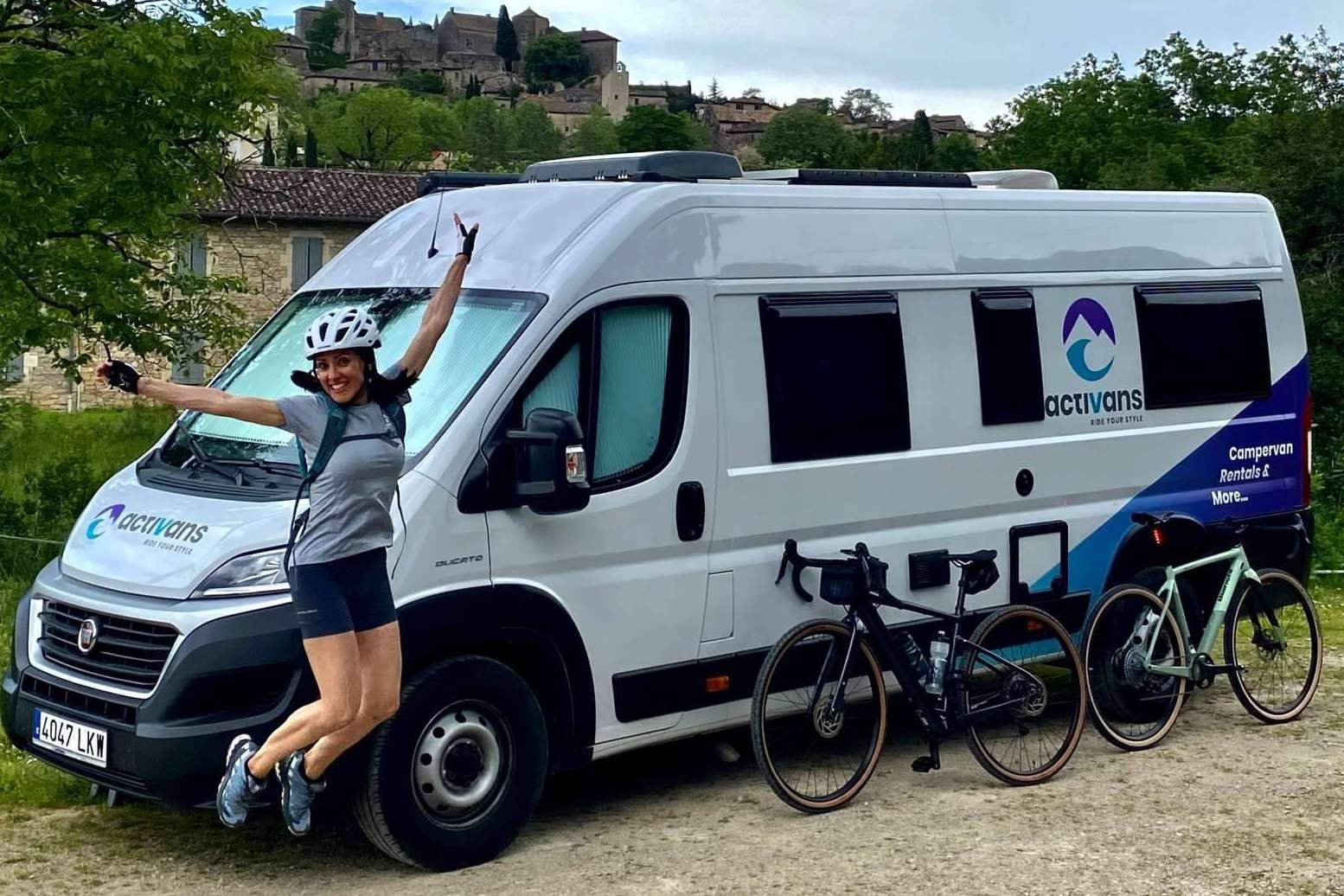 Activans en Girona, descubrir la fusión única de ciclismo y viaje en camper