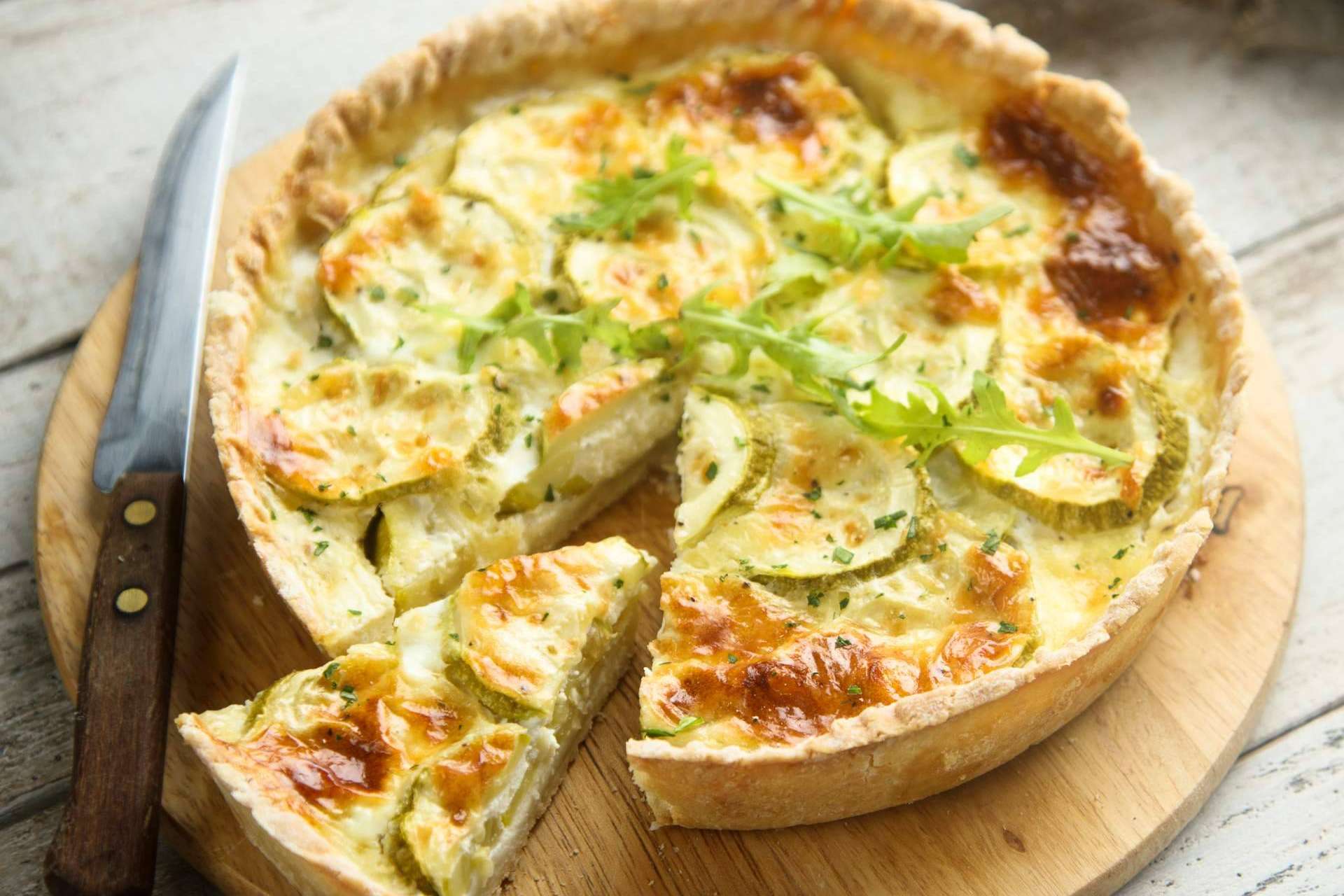 Receta de quiche de calabacín, queso y pera