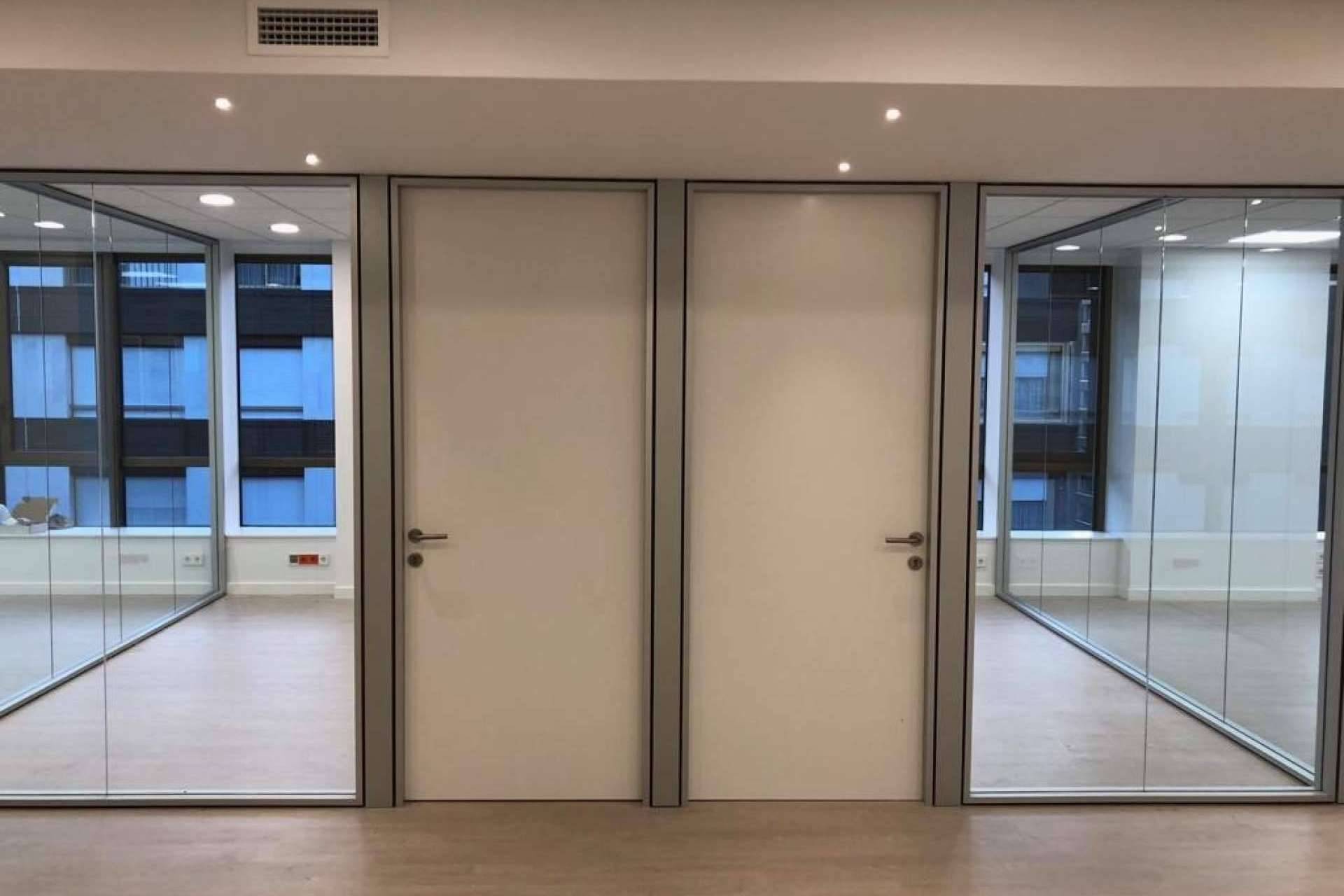 Protecnics Global, el sitio de confianza para encontrar mamparas de oficina en Barcelona
