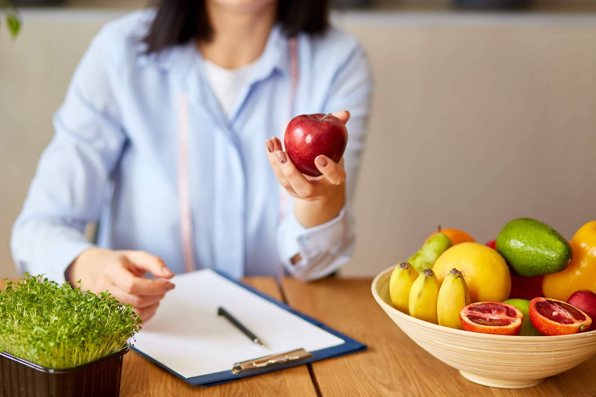 Los profesionales de la Clínica Dra. Teresa Aparicio elaboran un plan de nutrición personalizado