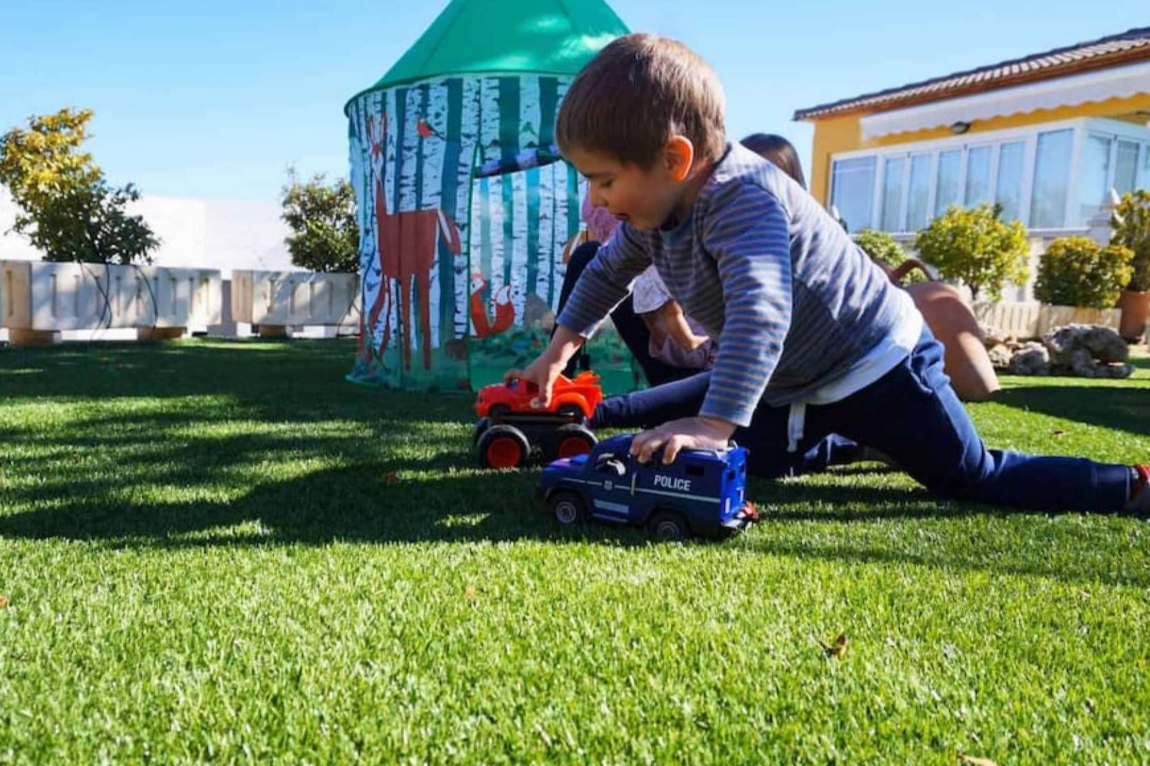 La alta tecnología del césped artificial de Albergrass
