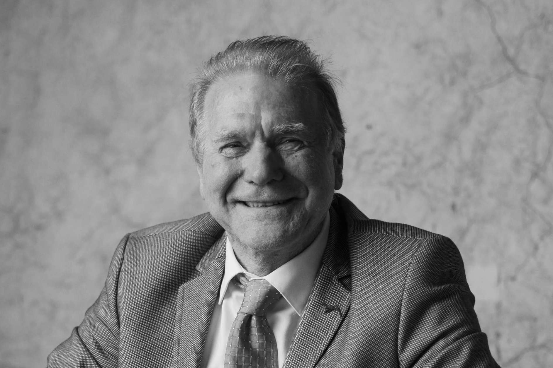 Sobre el presidente del Grupo Inmobiliario Turístico, Julián Ramírez de la Piscina