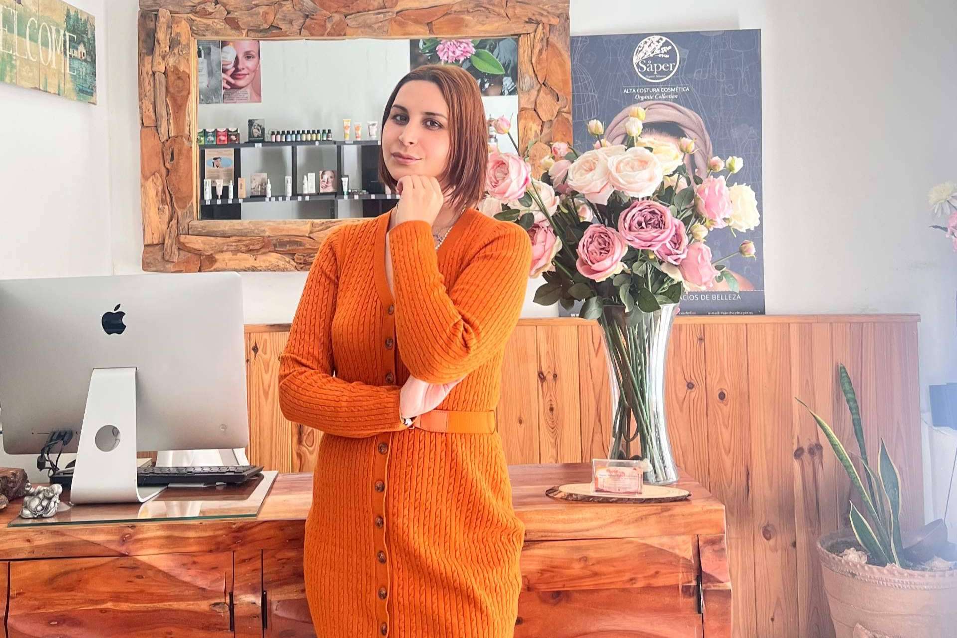 Rebeca Maldonado Castillo, fundadora y CEO de Sleimy, enumera algunos de los beneficios de los masajes en Barcelona