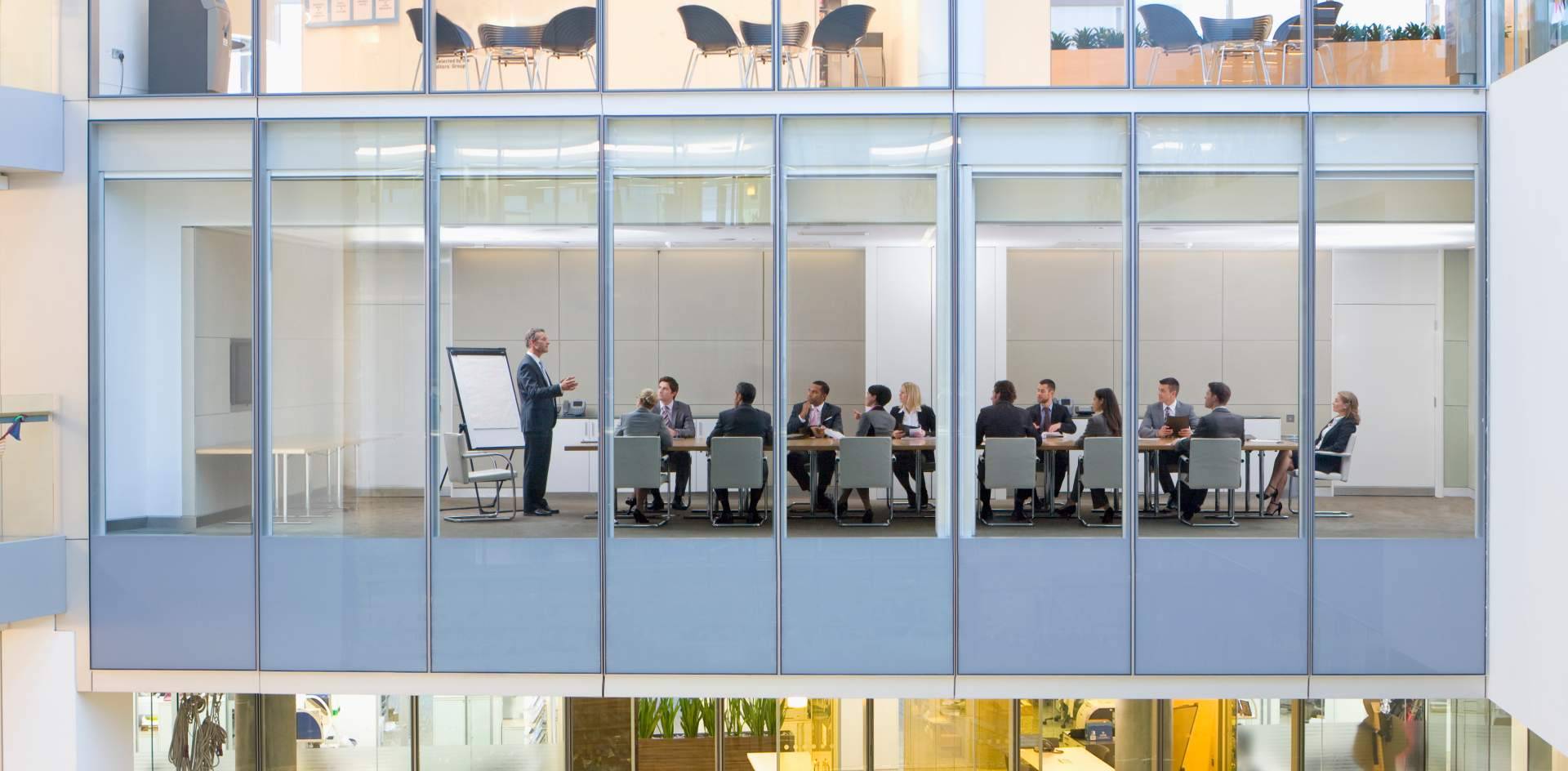 ESIE lanza nuevos programas formativos para Profesionales de Negocios