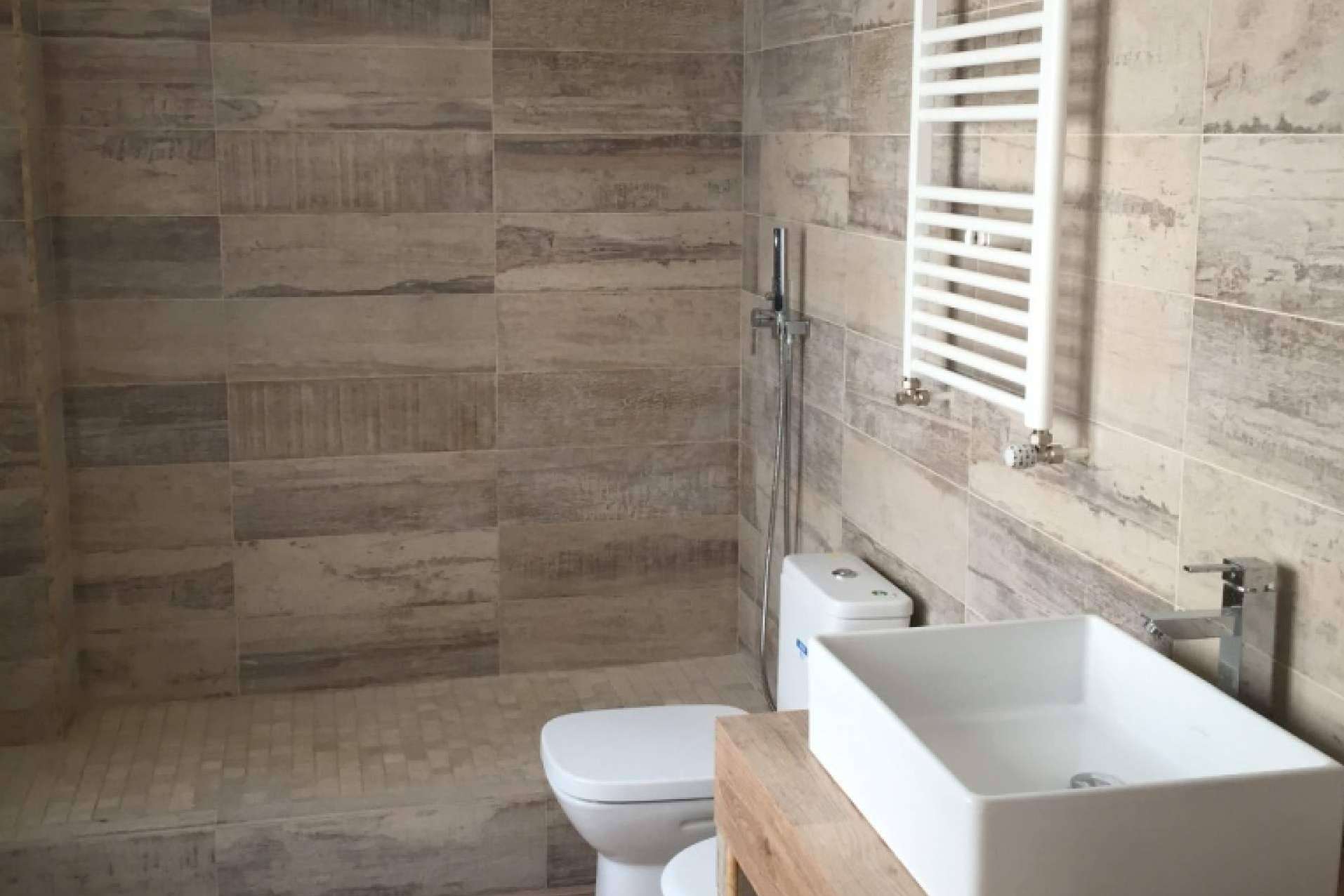 Reformas Barcelona Low Cost explica las claves sobre las reformas de baños