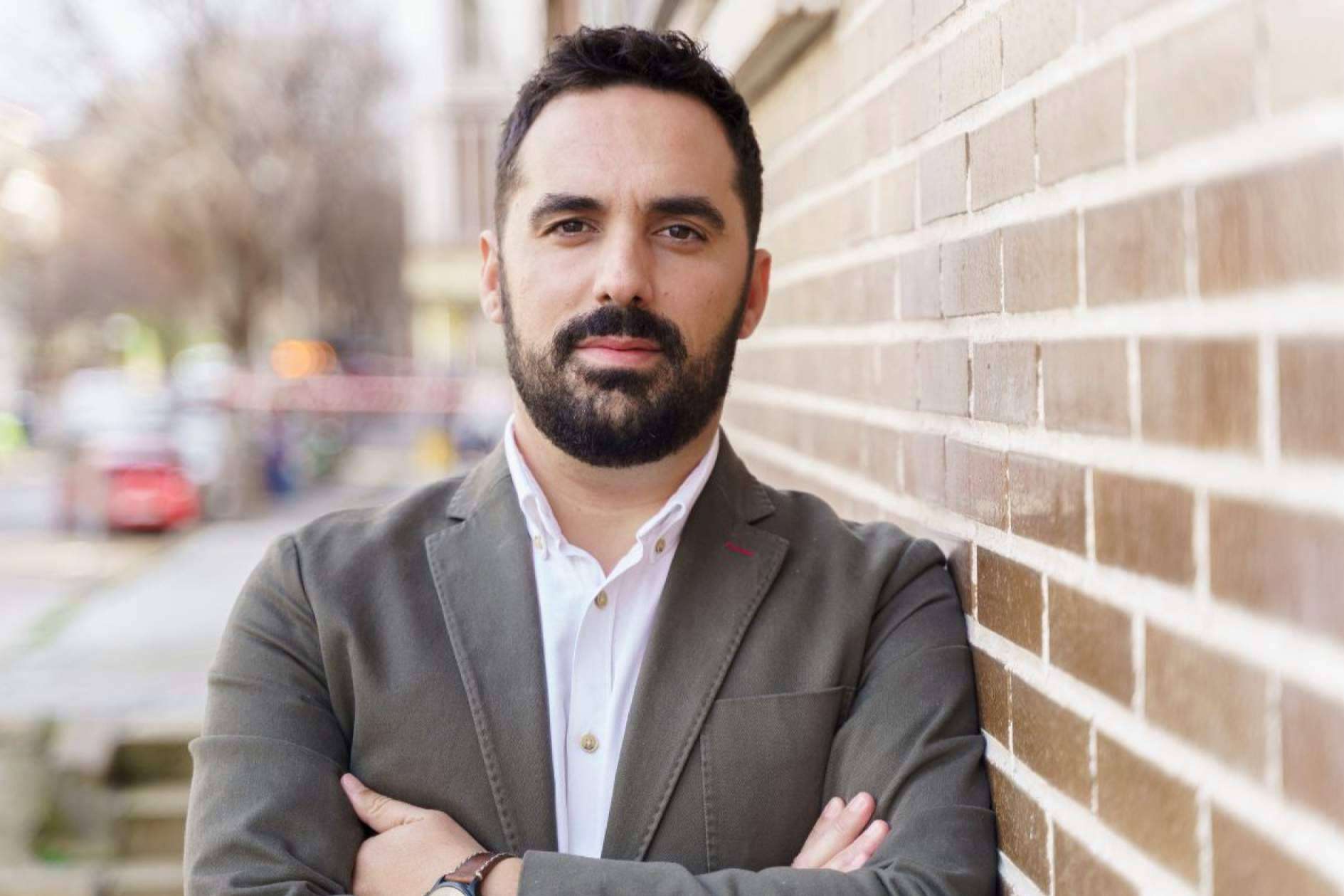 El abogado laboralista Eduardo Jiménez Ruíz decide ofrecer una defensa exclusiva a trabajadores