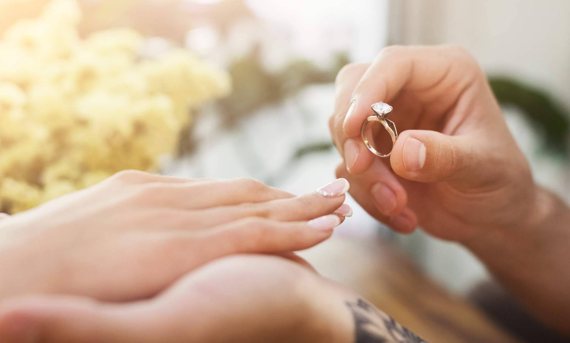 Elegancia y calidad en anillos de compromiso y piezas de joyería, en Jorge Juan Joyeros