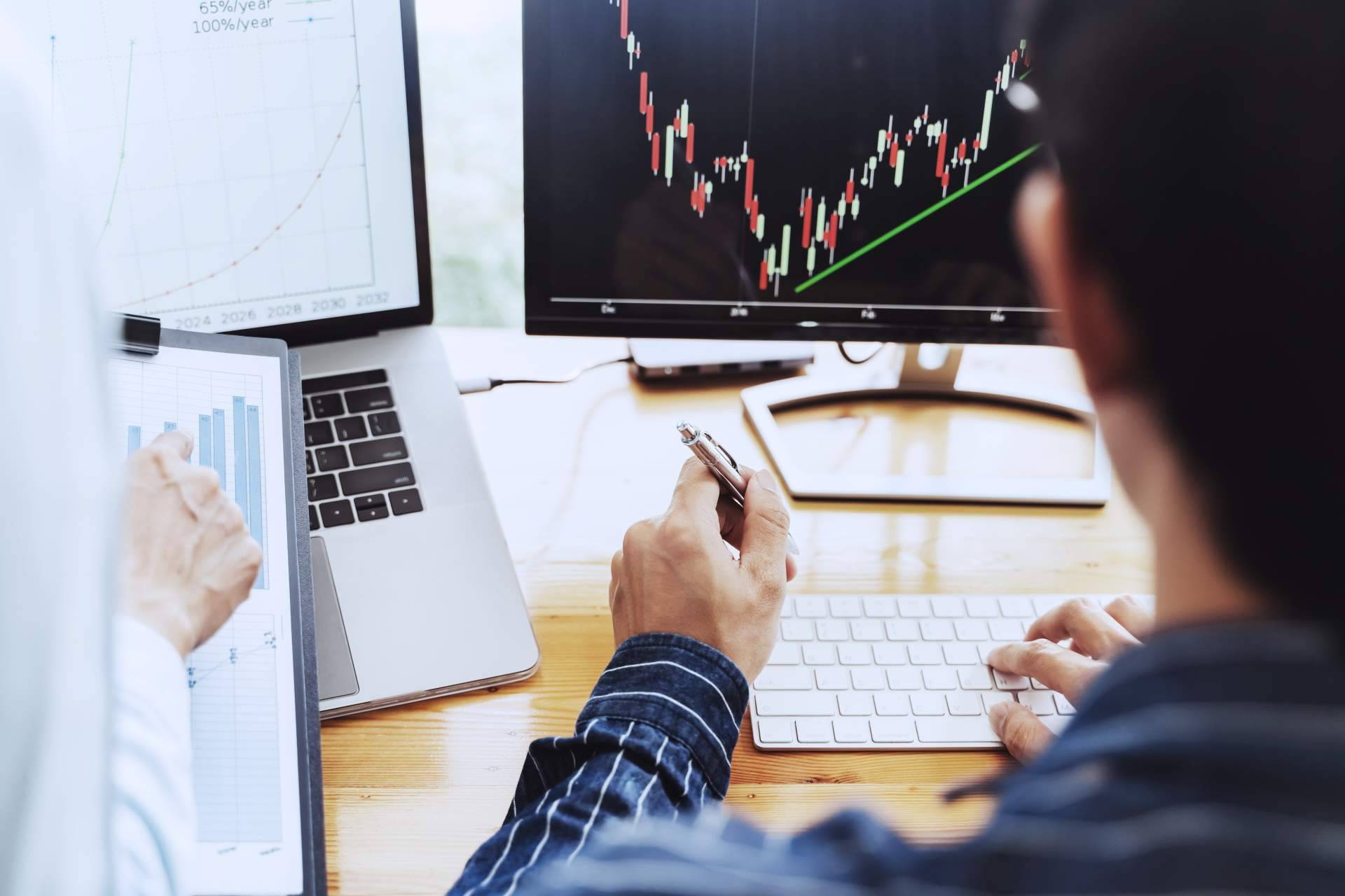 Tendencias y estrategias que marcarán el rumbo de la publicidad digital 2025