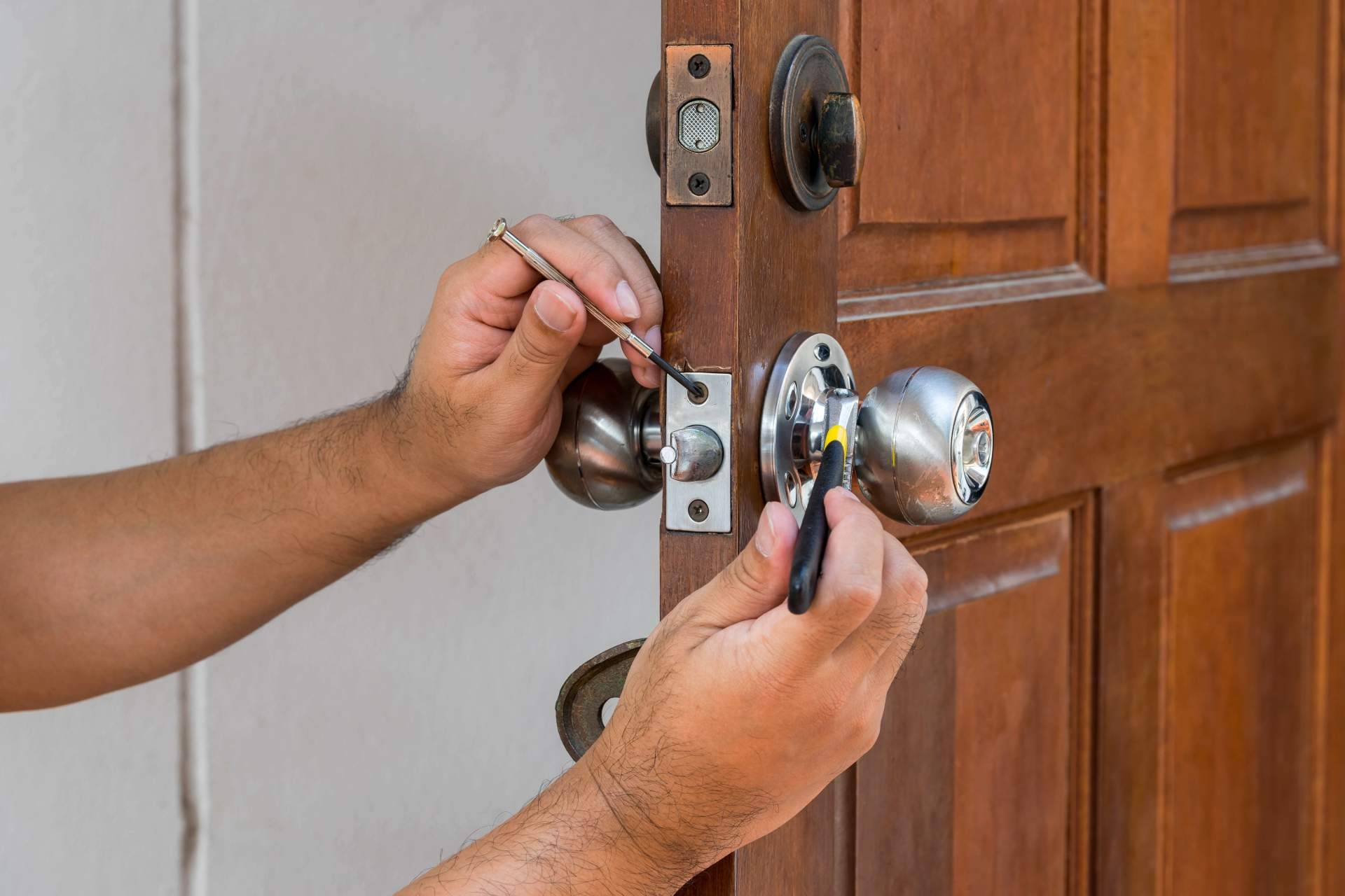 Soluciones Gonzalez empresa de cerrajería 24 horas para apertura de puertas