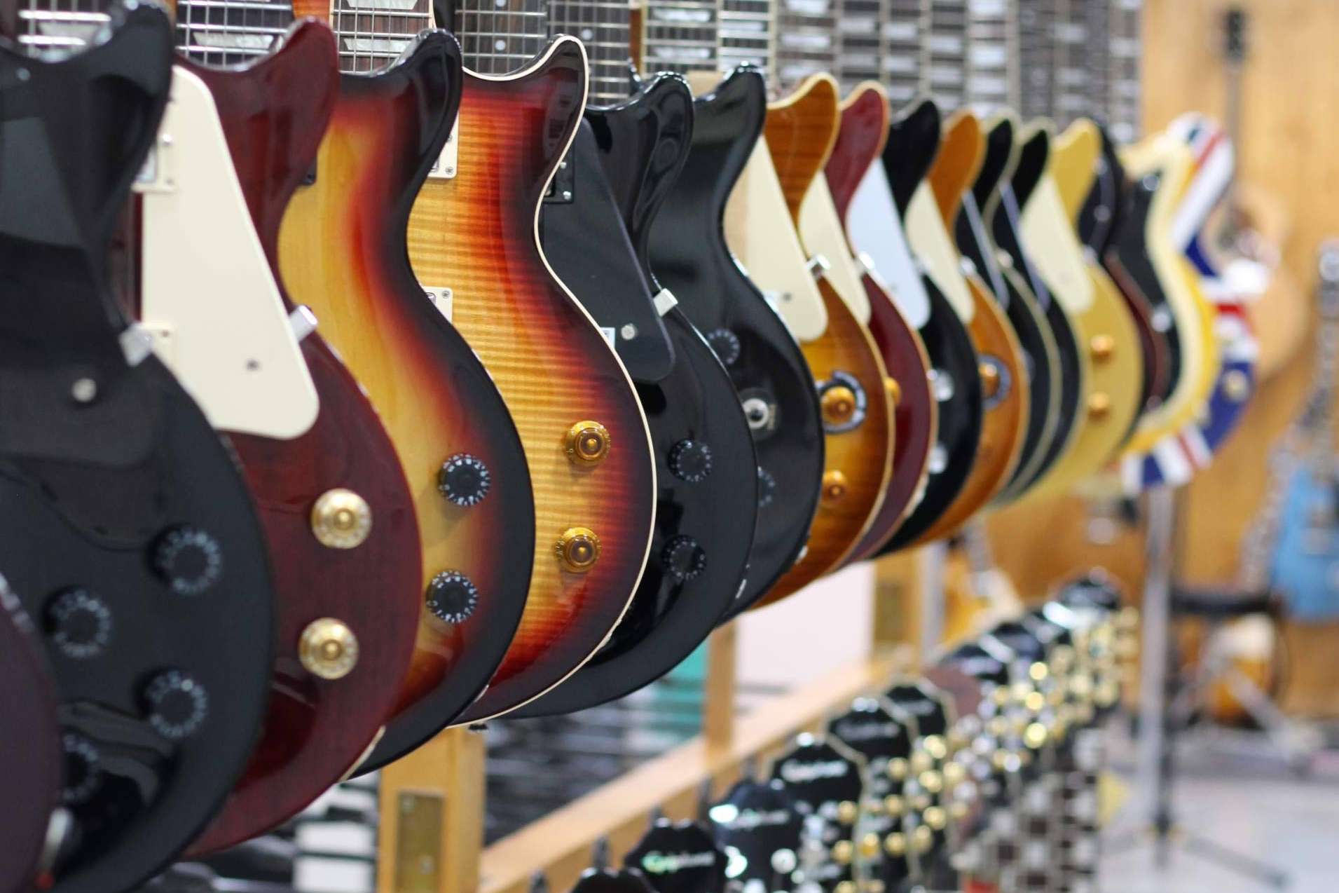 Historia de la empresa y valores fundamentales especializados en el mundo de la guitarra eléctrica y sonido Profesional