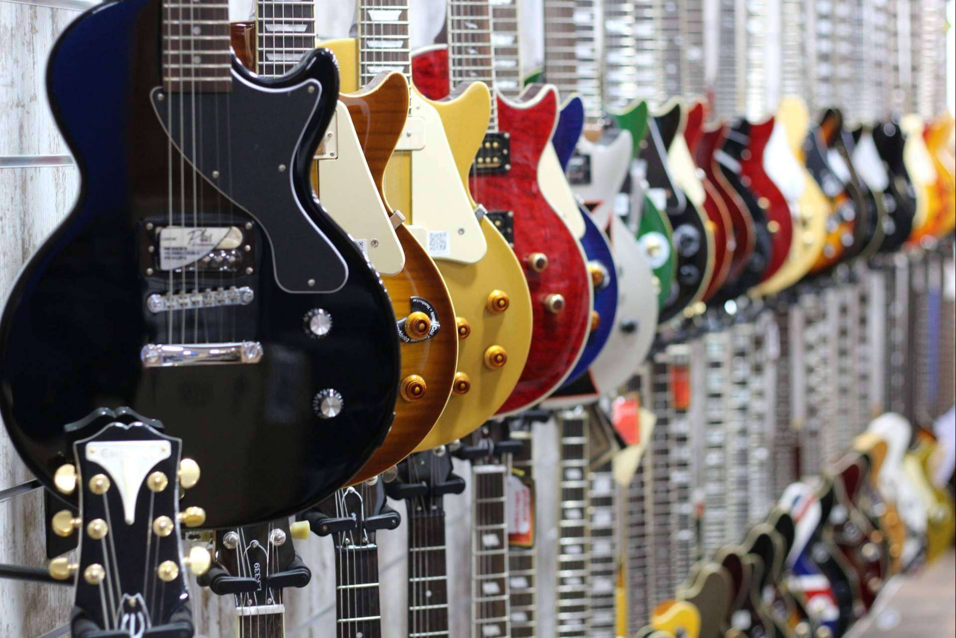 Auvisa, instrumentos musicales y equipo profesional para músicos de todos los niveles