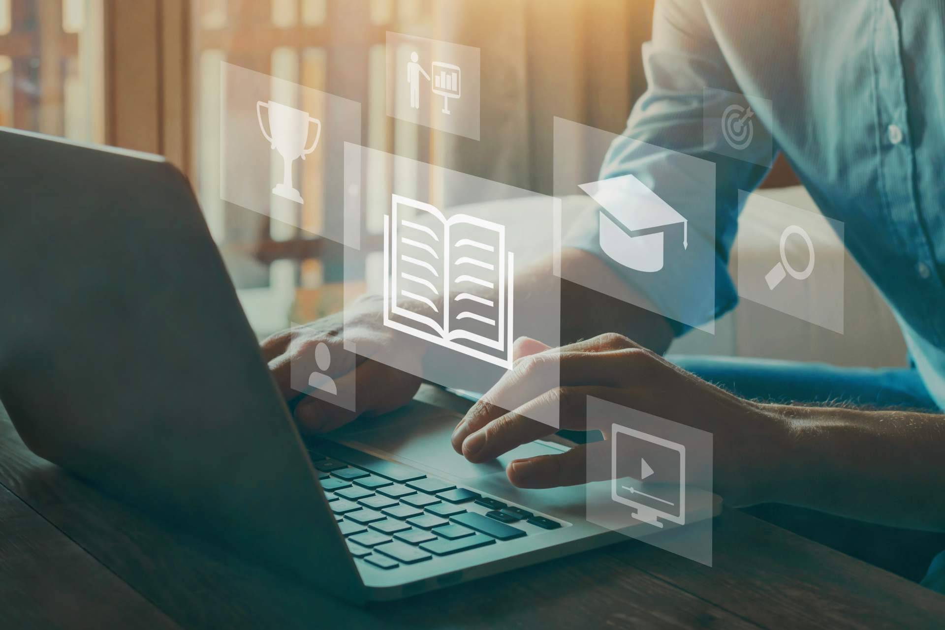 ISEB ofrece programas de máster y posgrado 100% online con flexibilidad horaria y tutorías personalizadas
