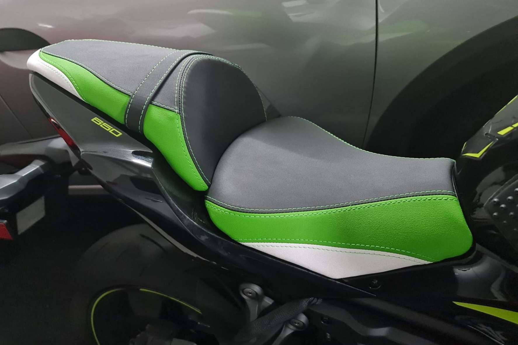 Personalizar y mejorar el confort de una moto con los servicios de tapizado de JM-Fundas
