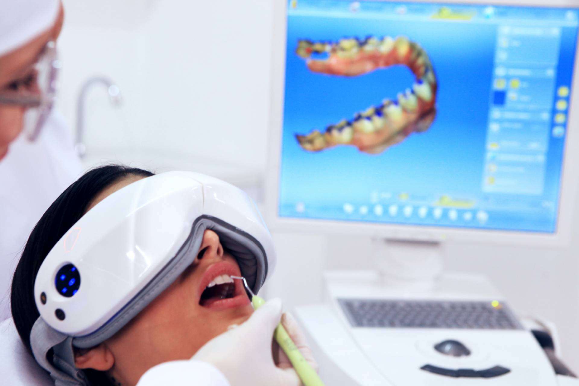 Odontología de Marlon Becerra le cambia la vida a las personas con su tratamiento top de carillas dentales
