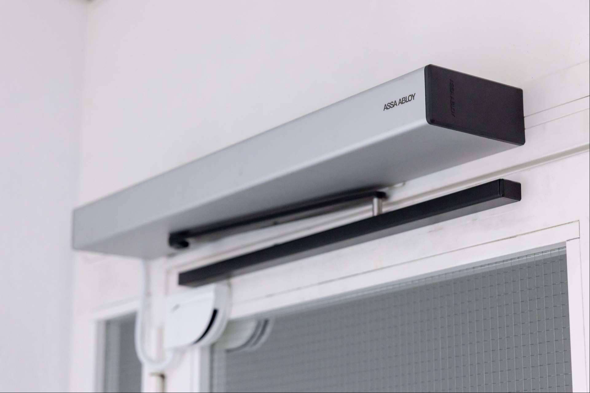 SW300-S de ASSA ABLOY establece un nuevo estándar en diseño y ahorro energético
