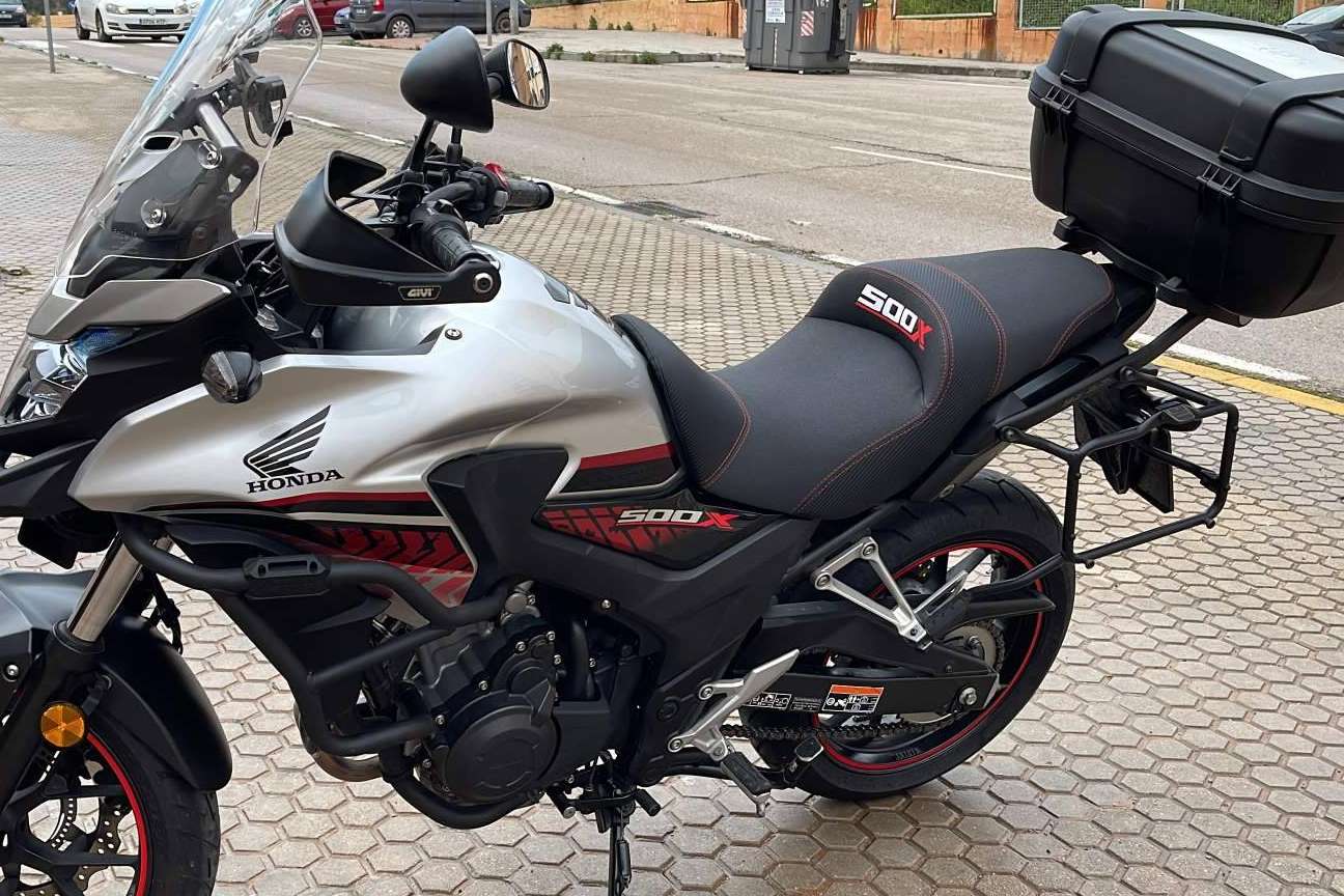 JM-FUNDAS mejora la experiencia de conducción con su Pack Confort para asientos de moto
