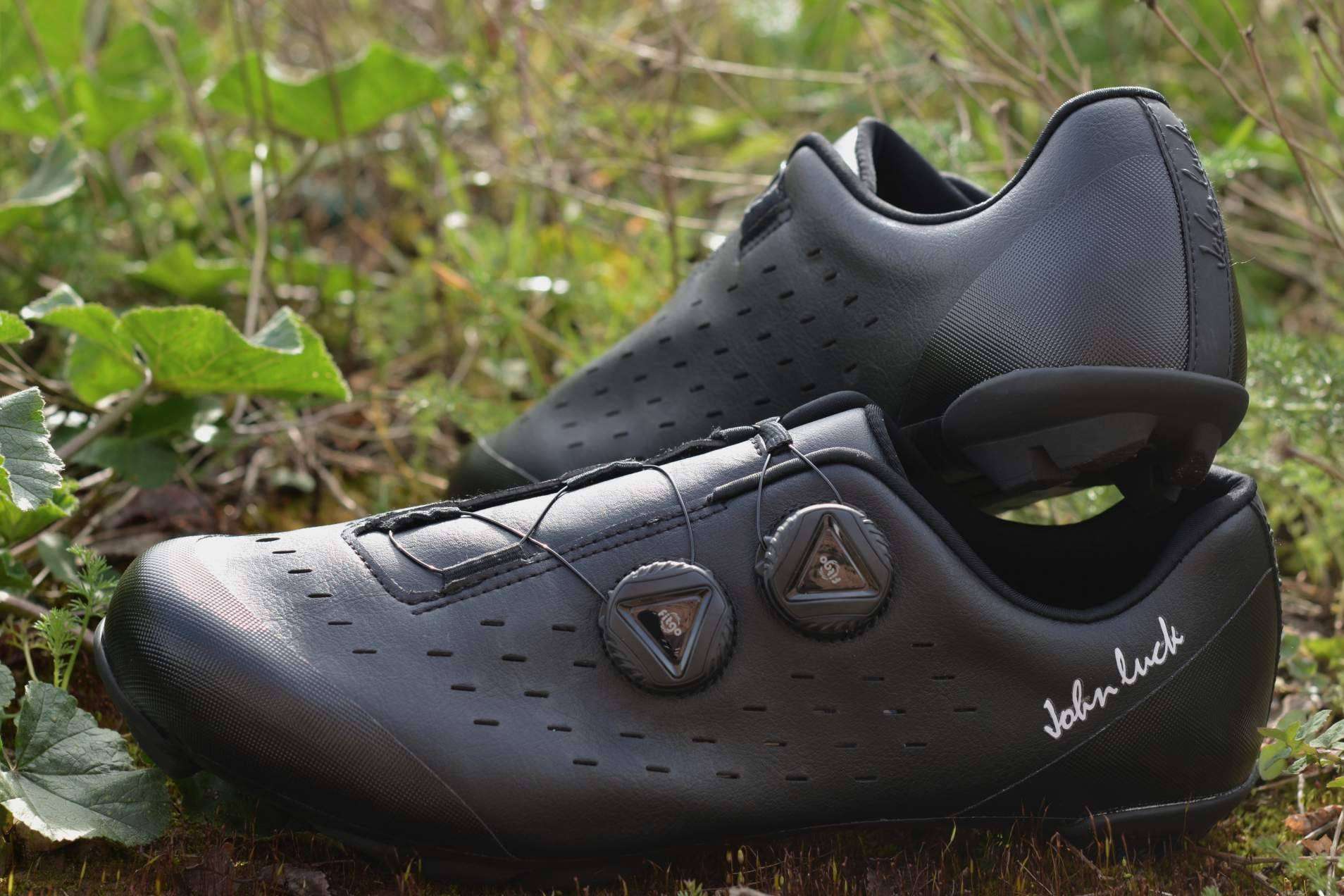 John Luck mejora la experiencia del ciclista con zapatillas de horma ancha
