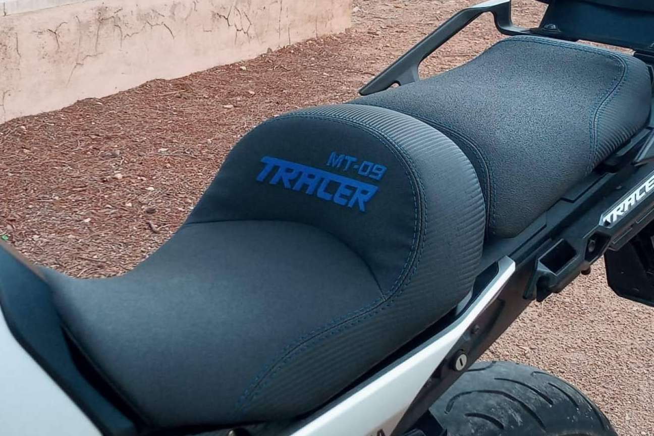 Tapizar asiento de moto con JM-FUNDAS; personalización y ergonomía a medida